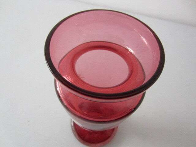 Mary Gregory Enamel Painted Cranberry Urn Shaped Art Glass Vase. photo Home Decor