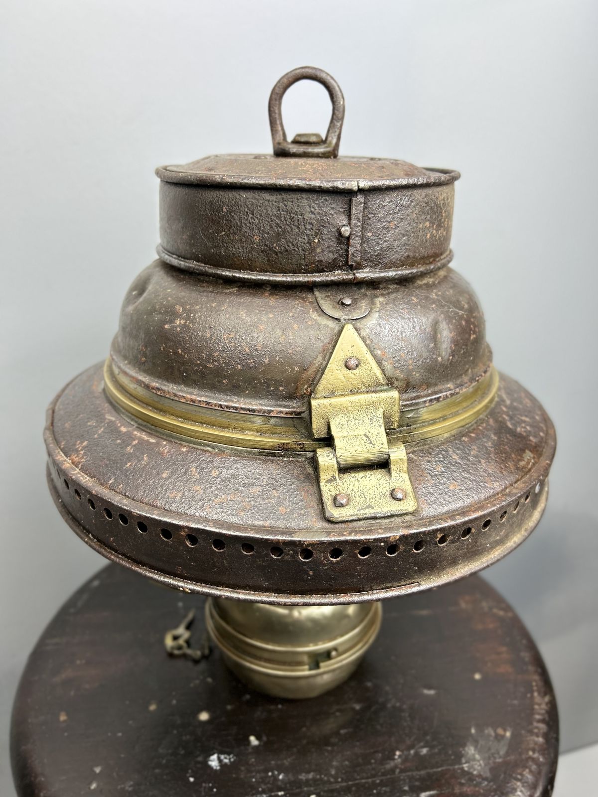 photo vinterior Antique Griffiths & Sons Uk Copper And Brass Oil Lantern , 1915