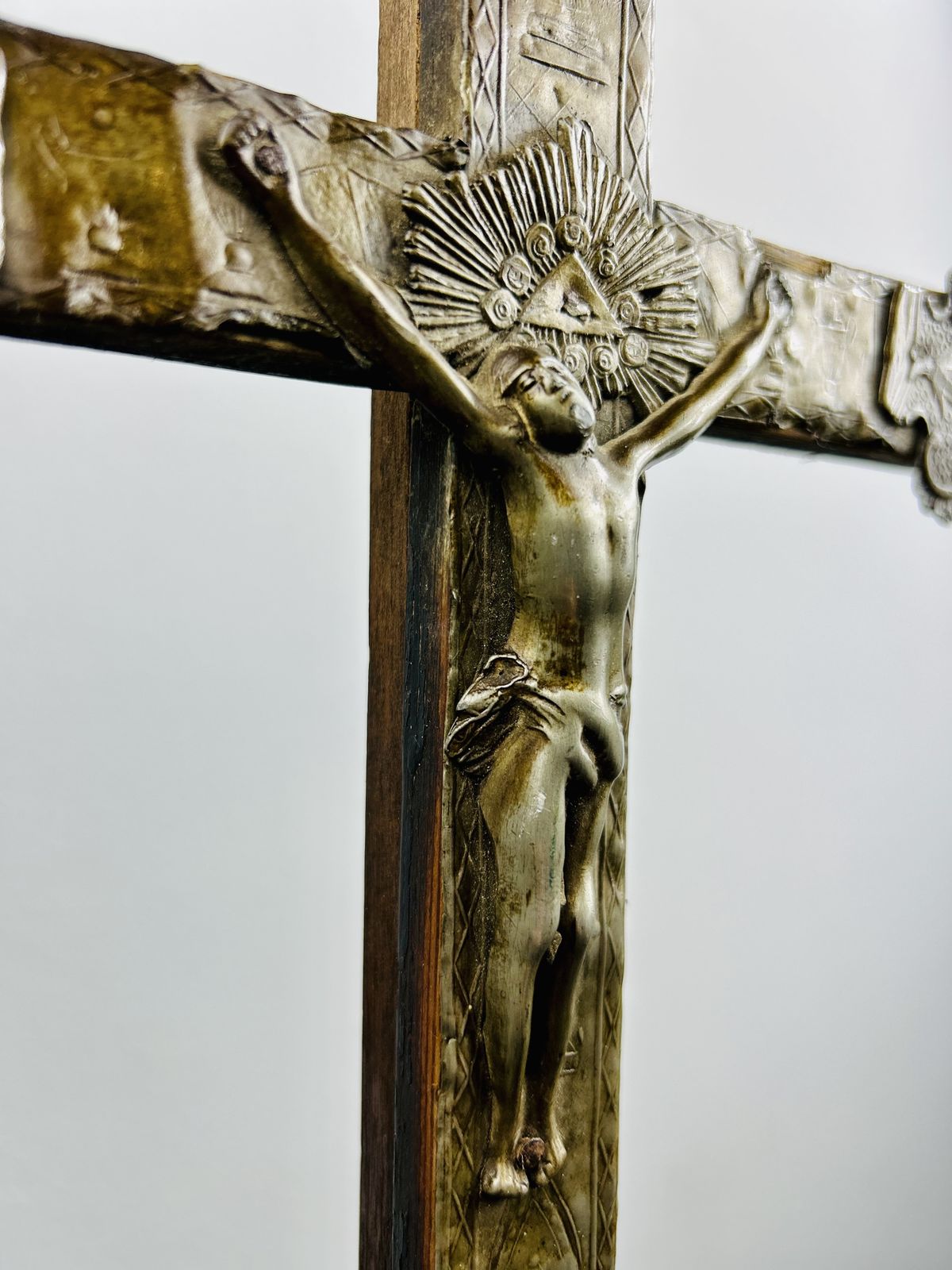 photo vintage Inri Antique French Hand Carved Art Nouveau Crucifix.
