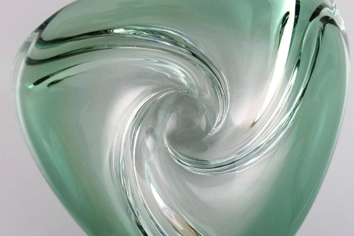 Murano Bowl In Green Mouth Blown Art Glass, Curved Design, Italy 1980s photo vinterior