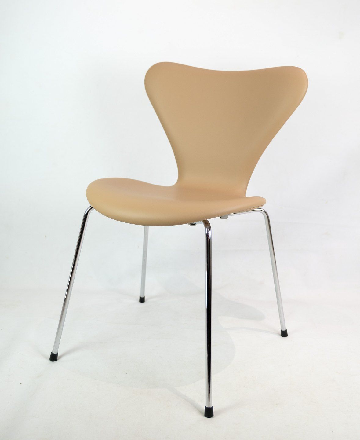 A Set Of 4 Seven Chairs Model 3107 By Arne Jacobsen For Fritz Hansen photo for sale