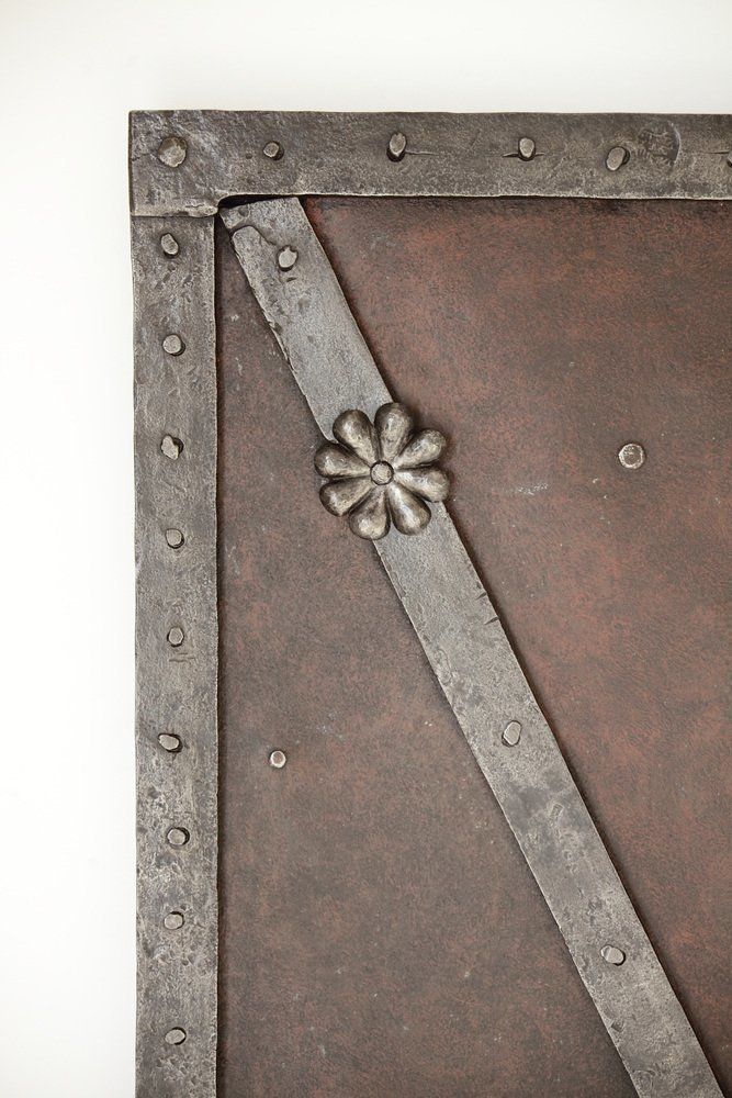 photo vinterior Antique Iron Plate Door, 1800s