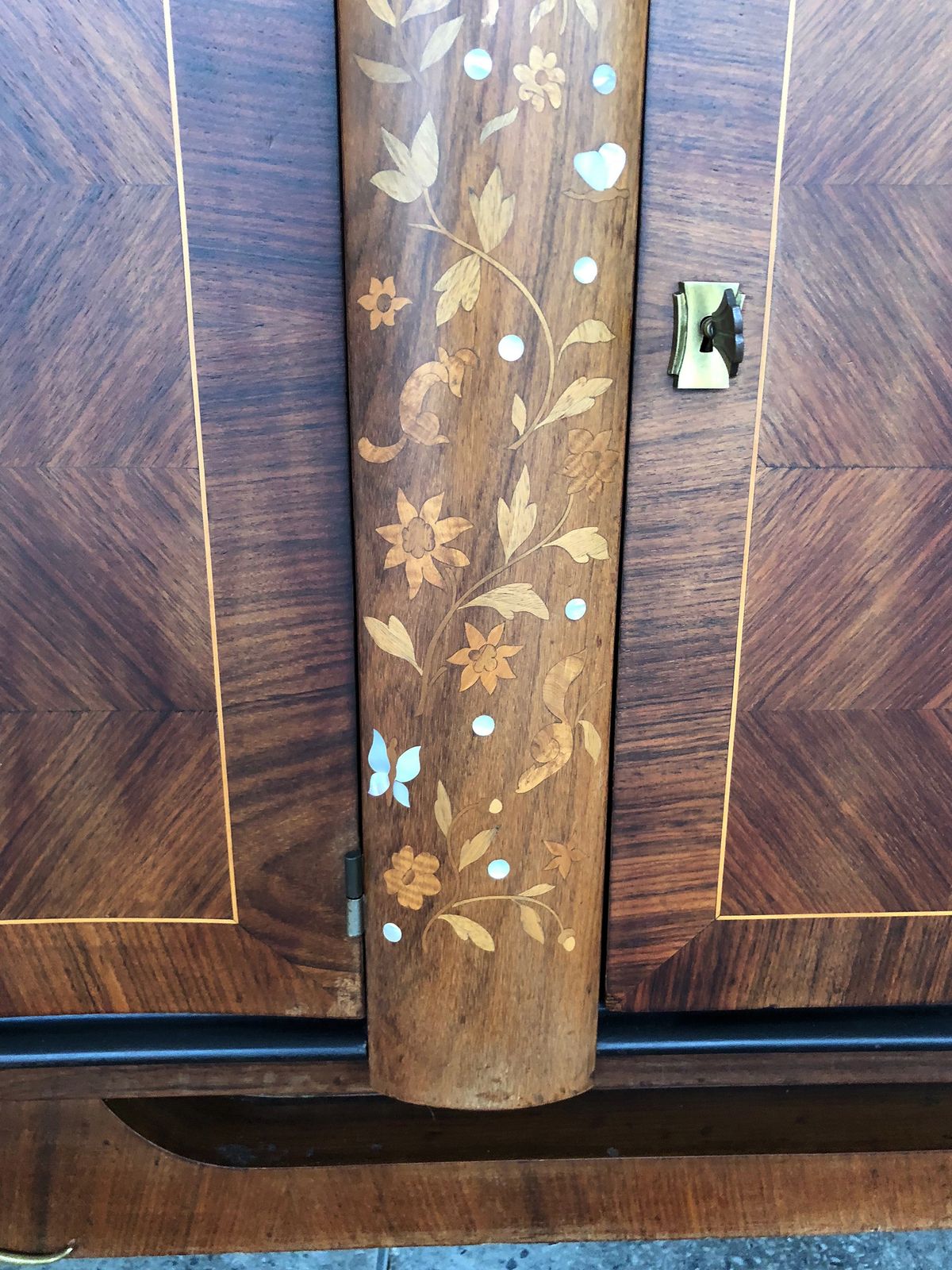 photo furniture Exceptional French Art Deco Palisander Marquetry Sideboard Of Jules And Andre Leleu With Inlaid Of Mother Of Pearl