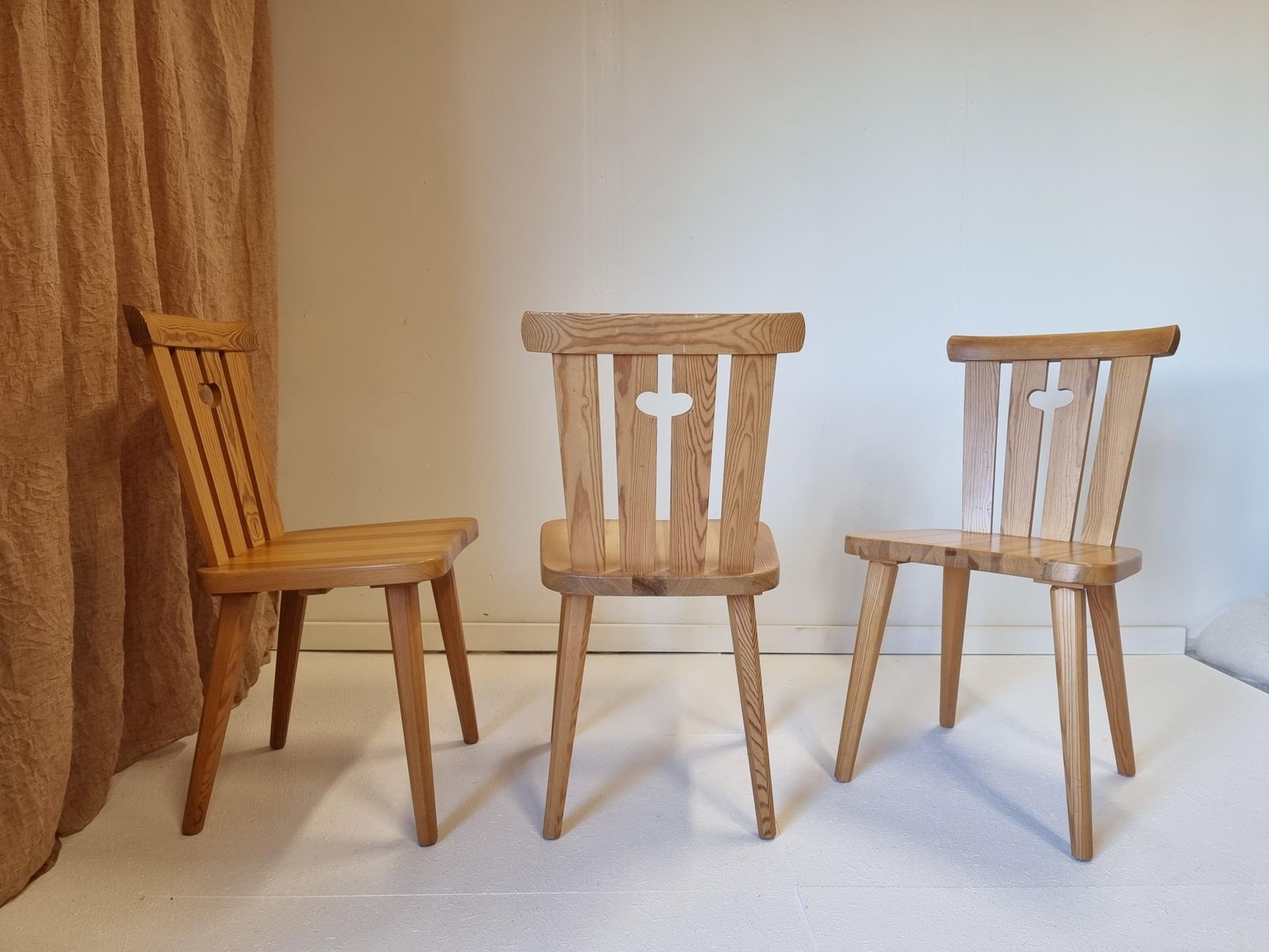 Göran Malmvall, Set '8' With Pine Chairs, Sportstugemöbler / Scandinavian Modern photo furniture