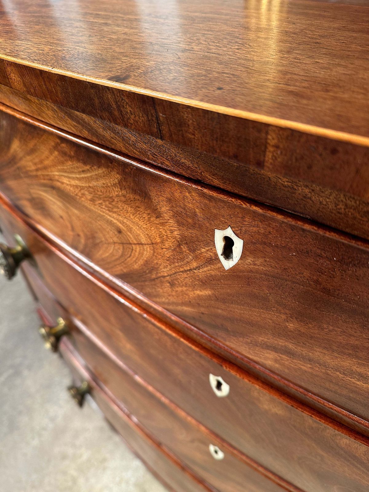 A Beautiful Regency Flame Mahogany Bow Front Chest Of Drawers Circa 1830 photo vinterior