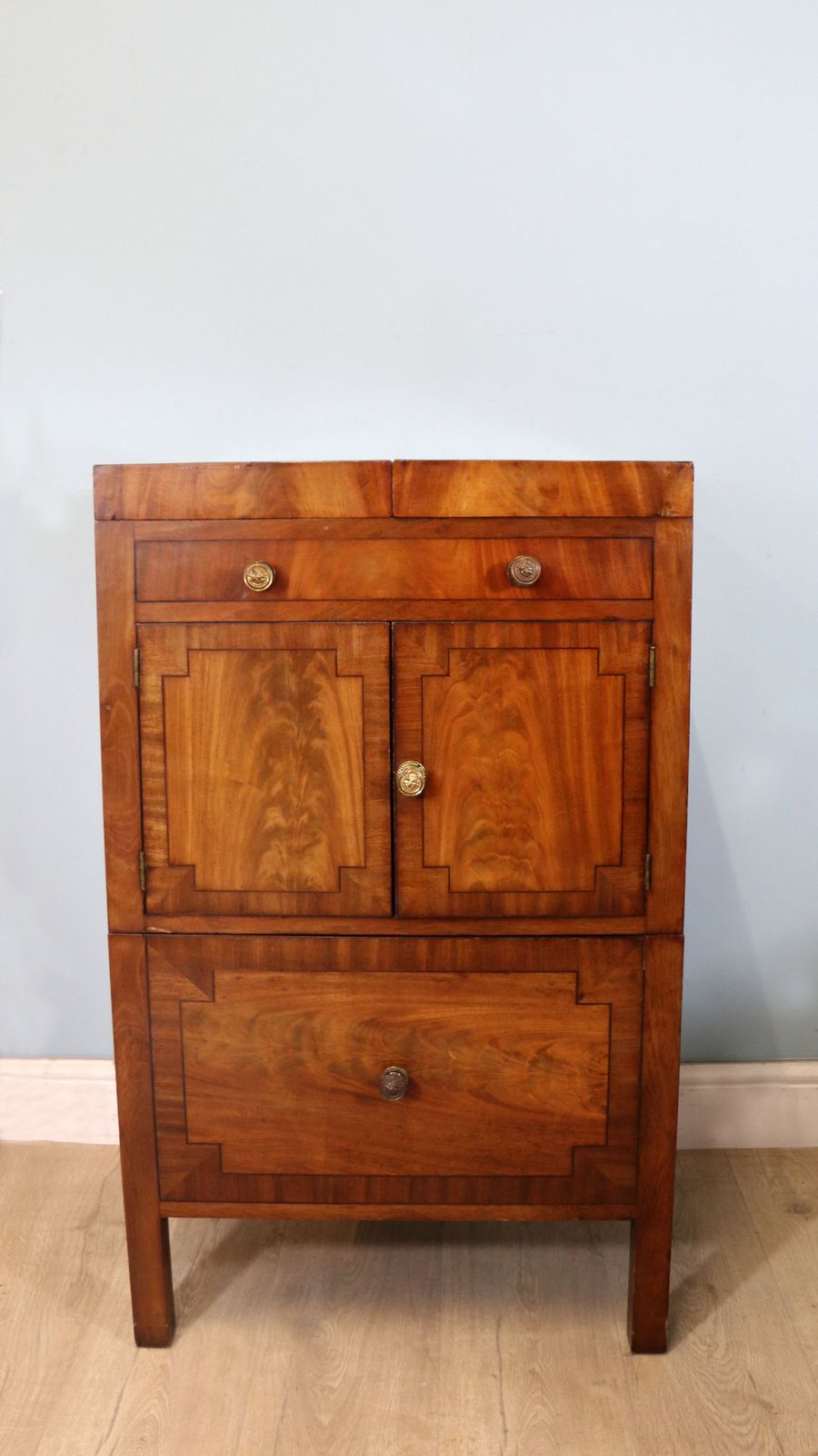 A Late Georgian Mahogany Gentleman’s Fitted Washstand photo buy