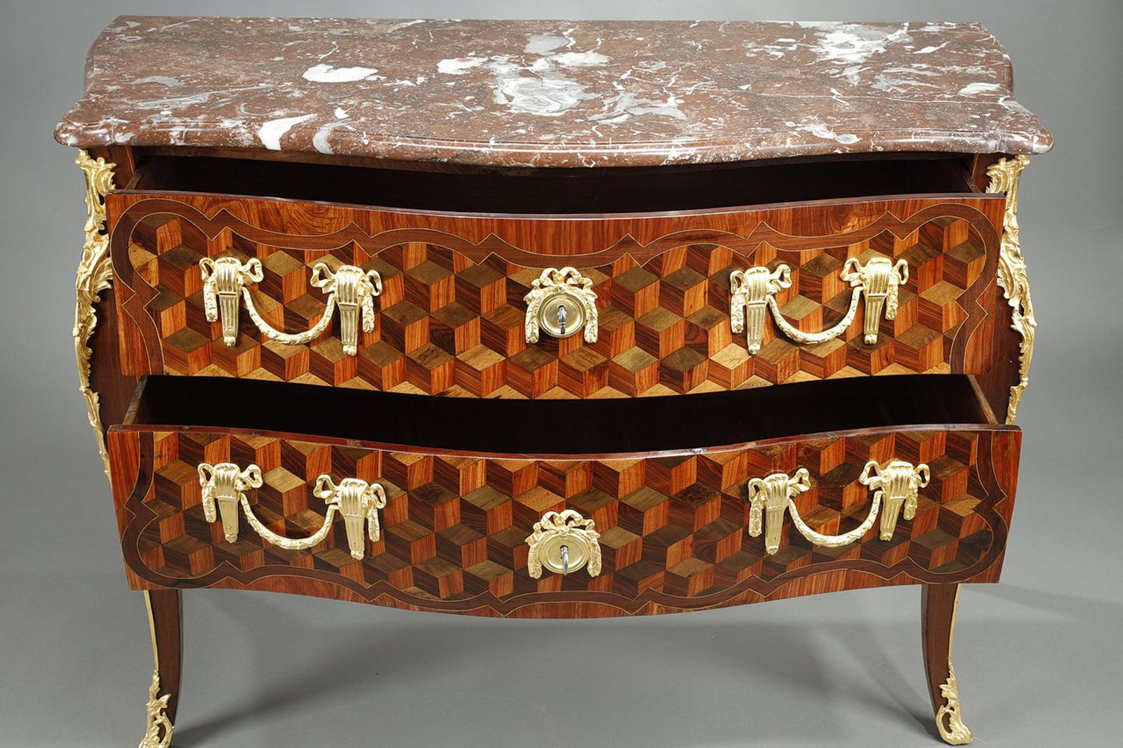 Chest Of Drawers In Rosewood Veneer With Oeben Marquetry, Louis XV Period photo vinterior