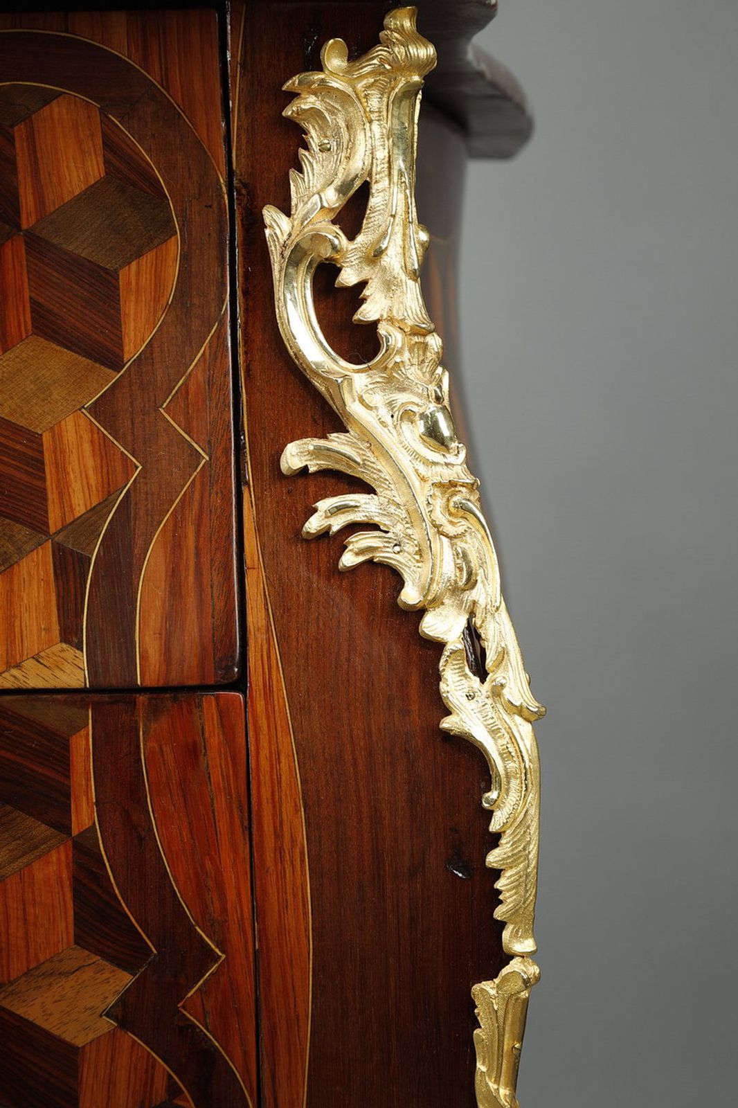 photo vinterior Chest Of Drawers In Rosewood Veneer With Oeben Marquetry, Louis XV Period