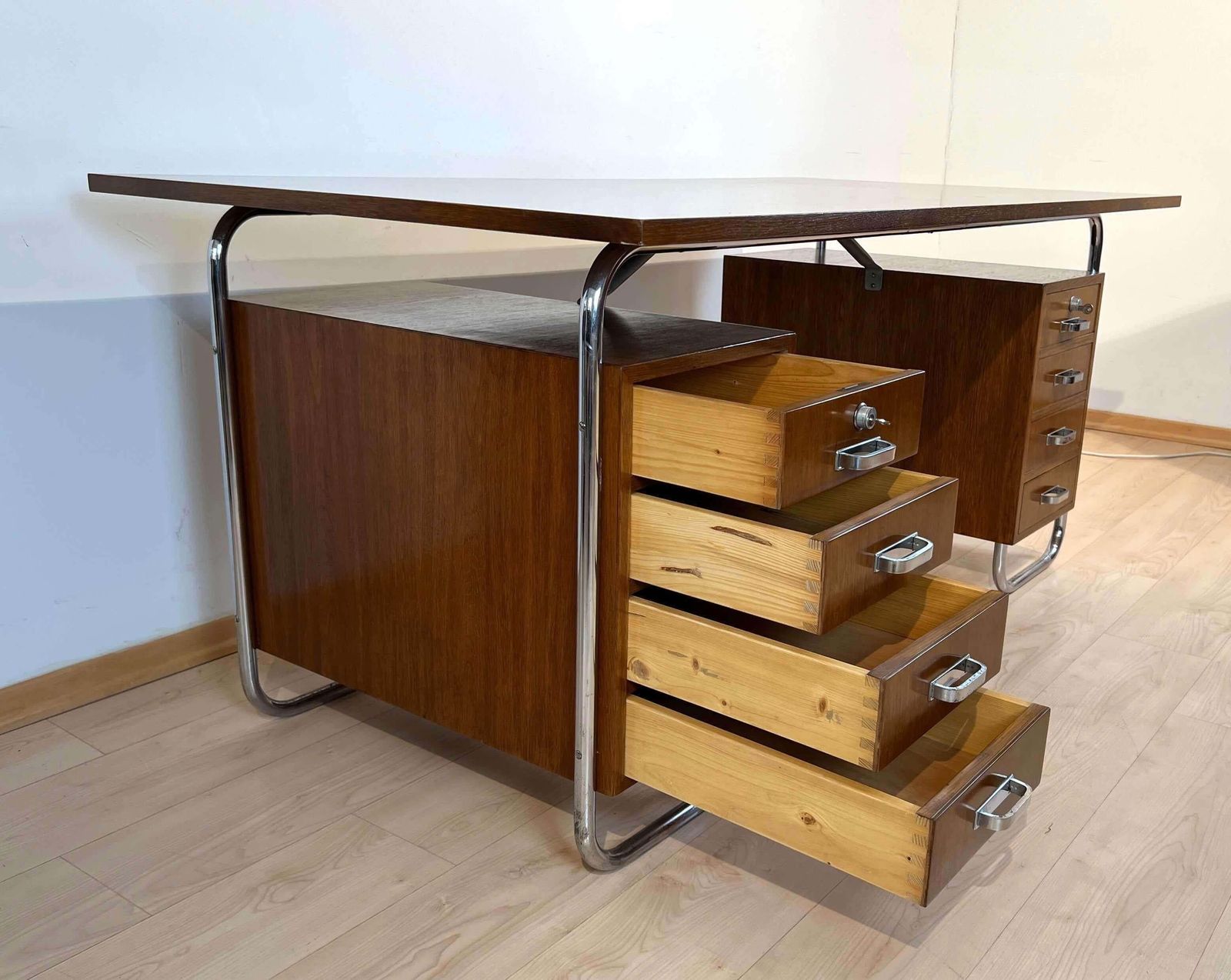 photo furniture Bauhaus Desk By Mücke Melder, Steeltubes And Oak Veneer, Czech, Circa 1940