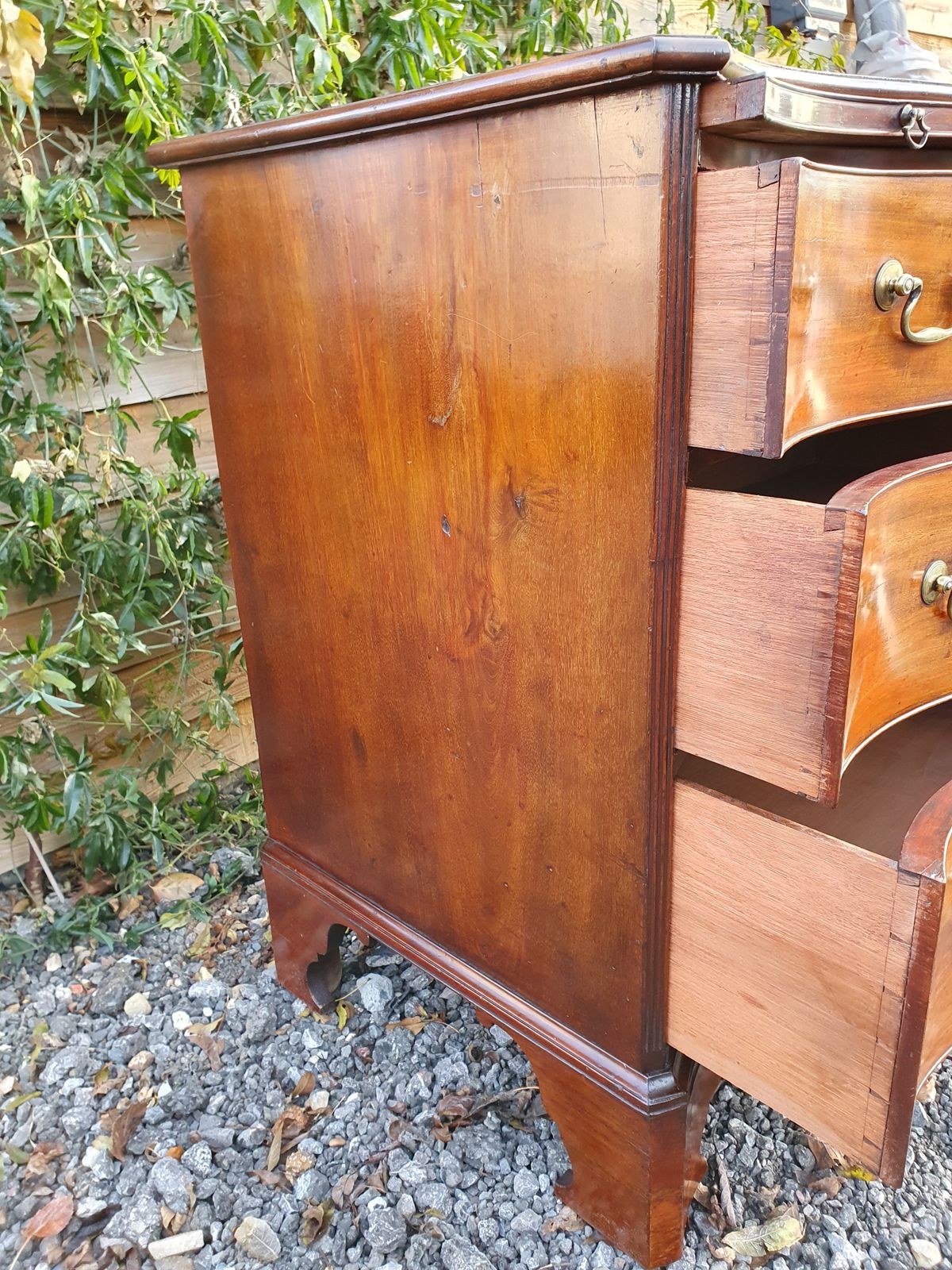 Georgian Mahogany Serpentine Chest. Good Quality C1770 photo vinterior