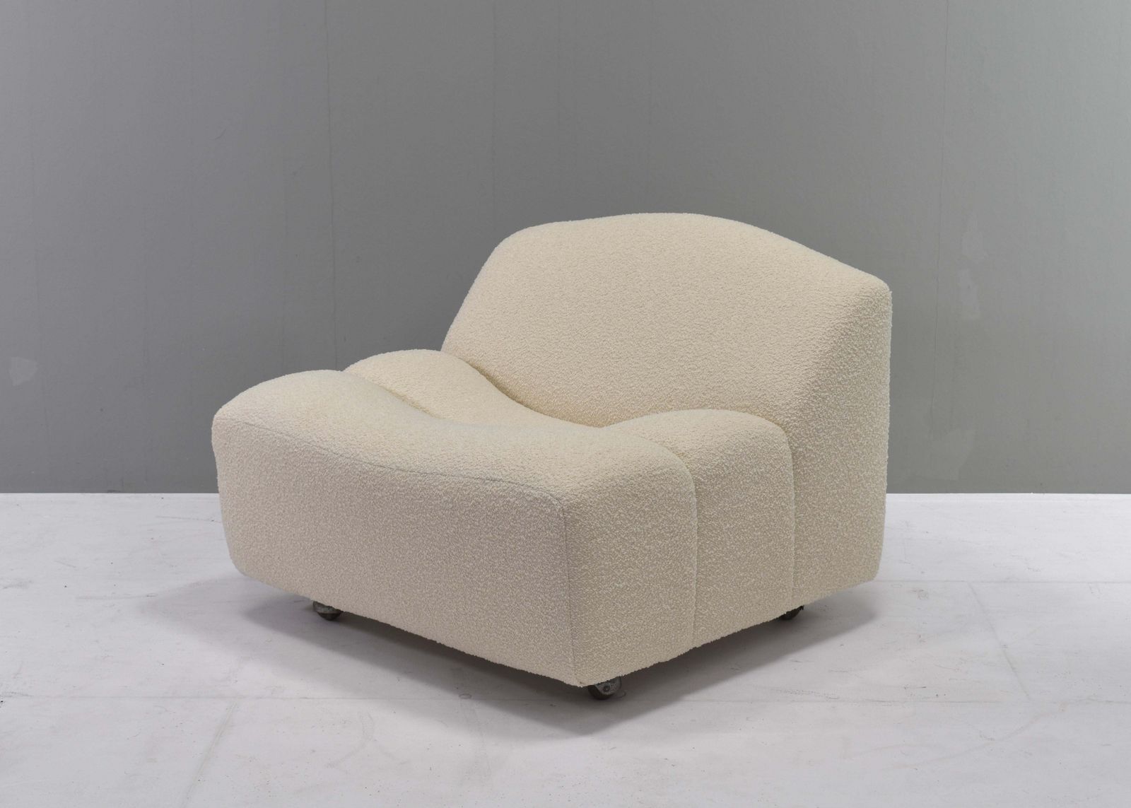 photo furniture Abcd Armchair By Pierre Paulin For Artifort New Upholstery, Netherlands   1968
