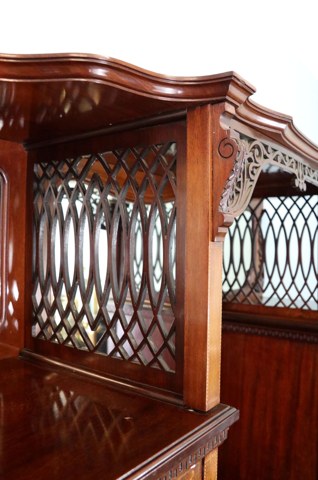 photo furniture A Lovely Late 19th Century Inlaid Mahogany Cabinet.