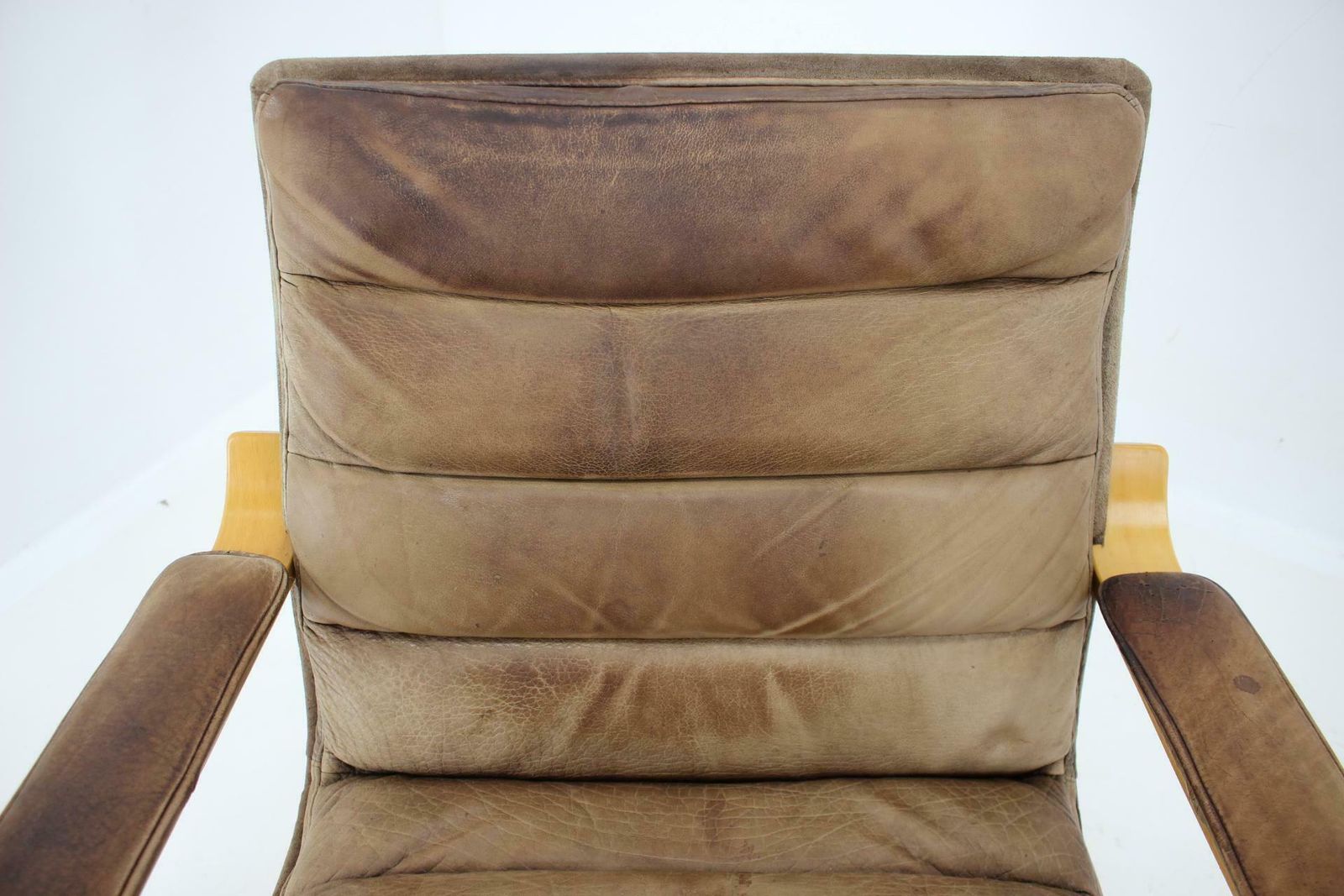 photo vinterior 1970s Pair Of Yngve Ekström  Contino  Leather Armachair Sweden