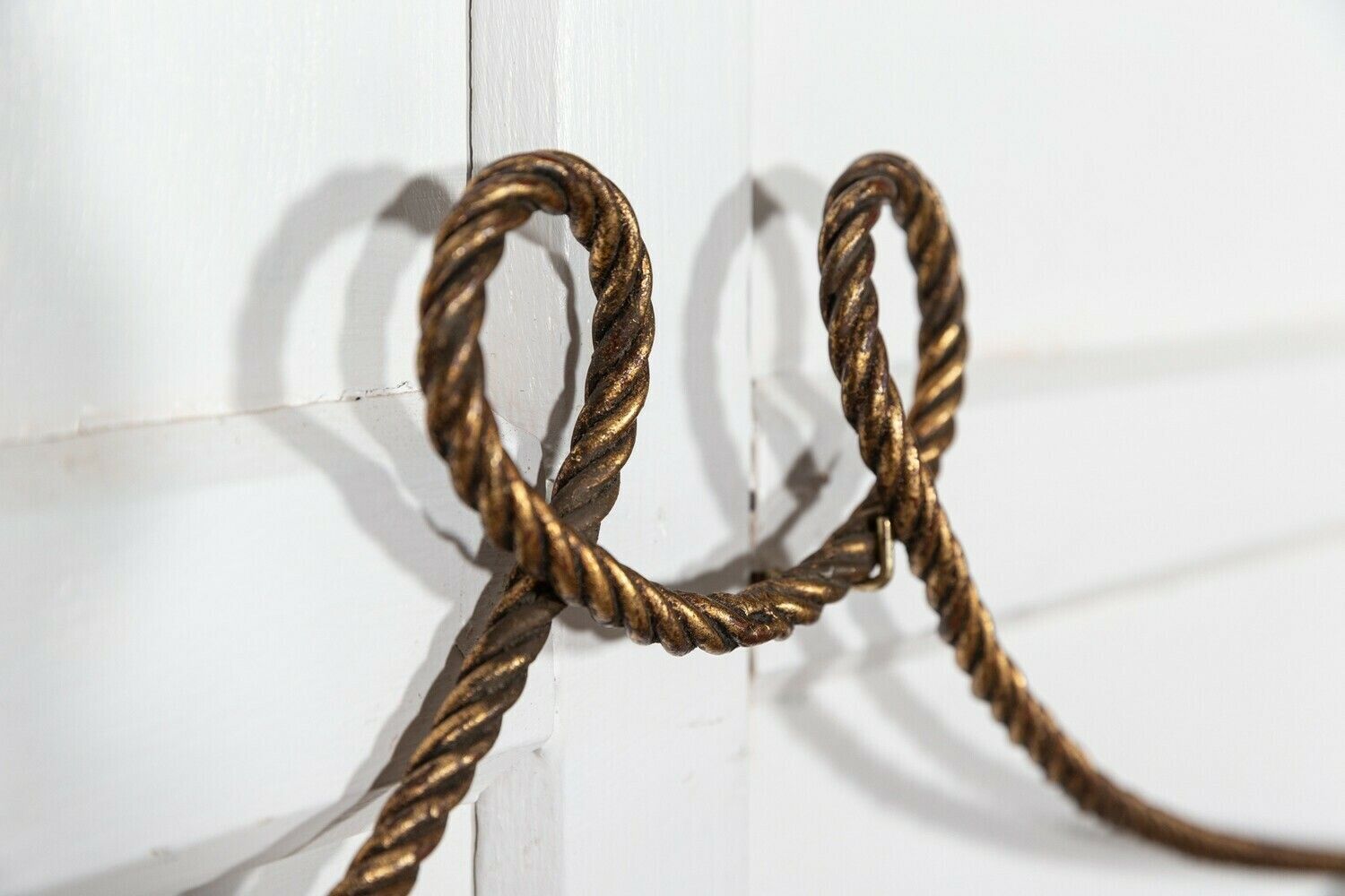 photo vinterior Mid.C Italian Gilt Iron Rope & Tassle Wall Shelves