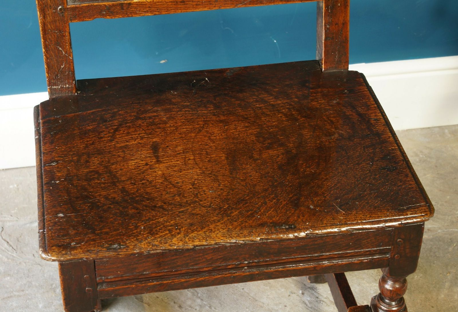 photo furniture 17th Century Oak Lancashire Chair.