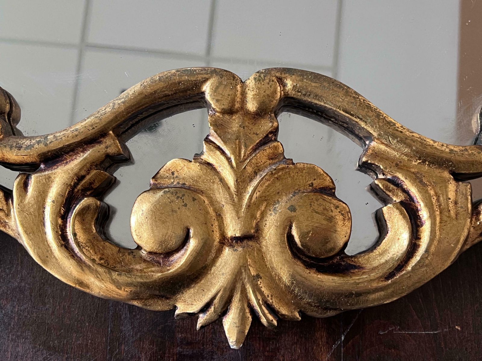 Miroir en bois doré sculpté de style Empire, début du XXe siècle photo buy