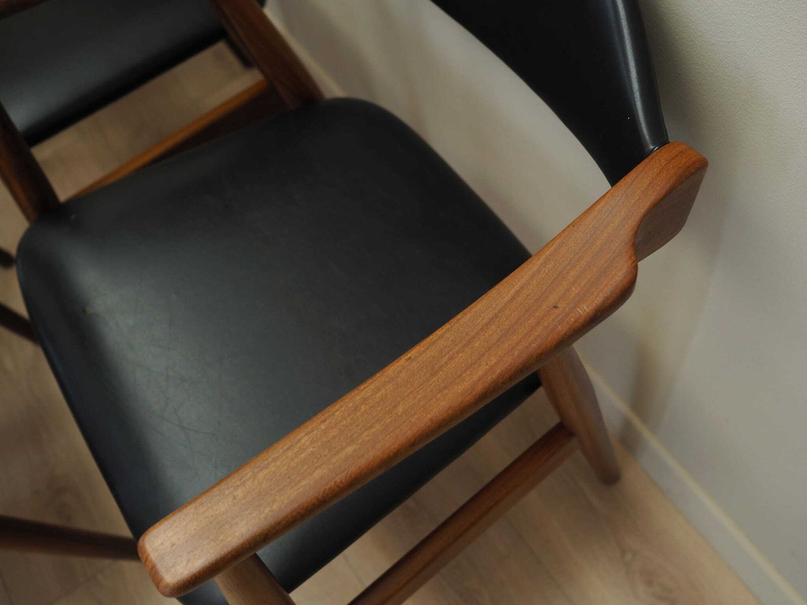 Meubels Set Van Zes Teakhouten Stoelen, Deens Design, Ca. Jaren 1970, Fabrikant: Farstrup Møbler photo