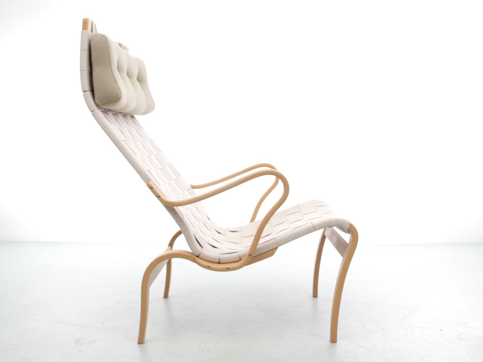 5642.0 Mid Century Modern Scandinavian Pair Of Lounge Chair "Miranda" By Bruno Mathsson photo
