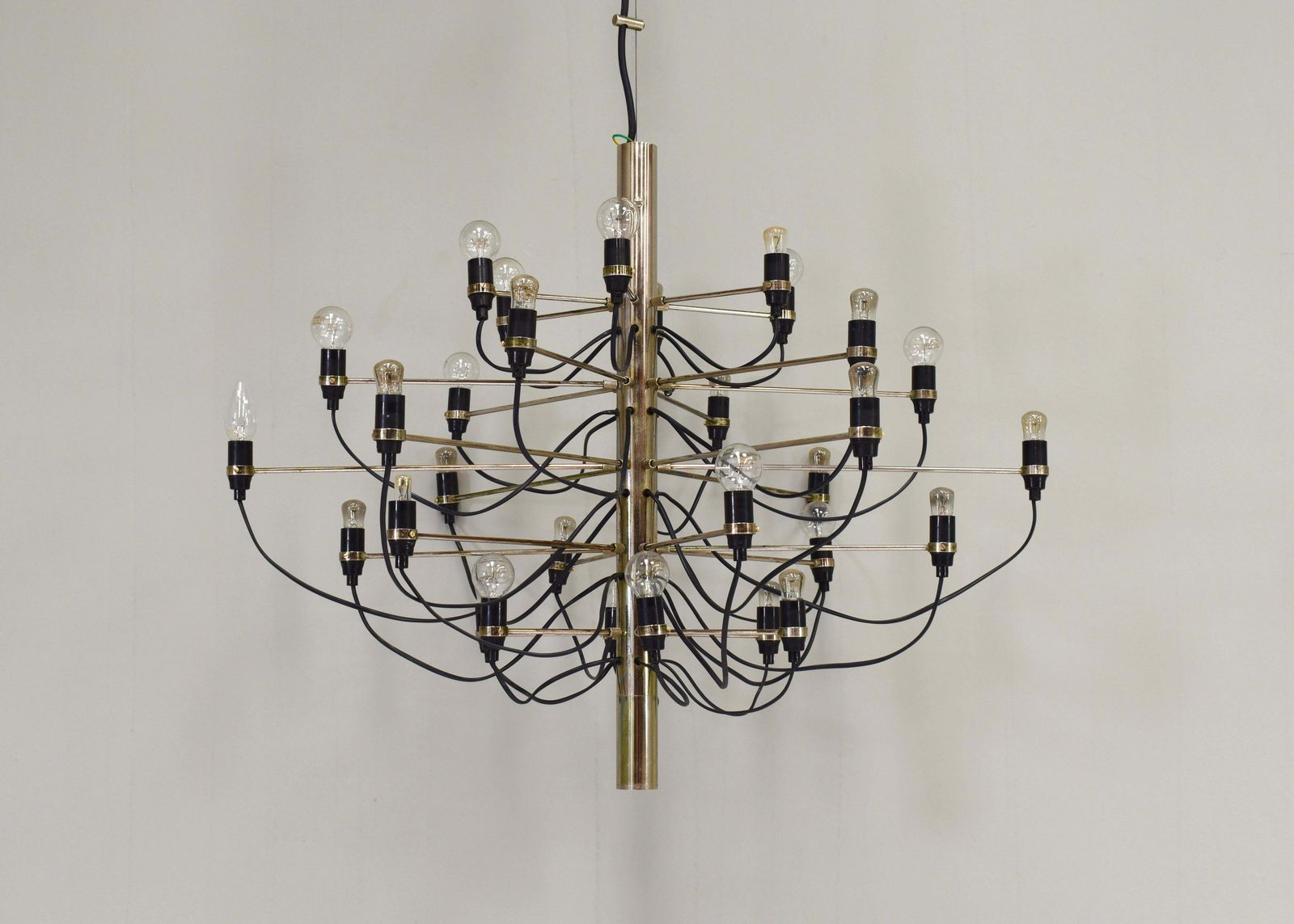 Early Edition Gino Sarfatti 2097/30 Brass Chandelier For Arteluce / Flos, Italy photo for sale