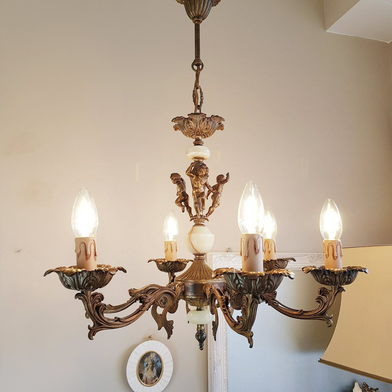 Vintage Kroonluchter Met 3 Kleine Cherubijnen, 6 Armen photo for sale