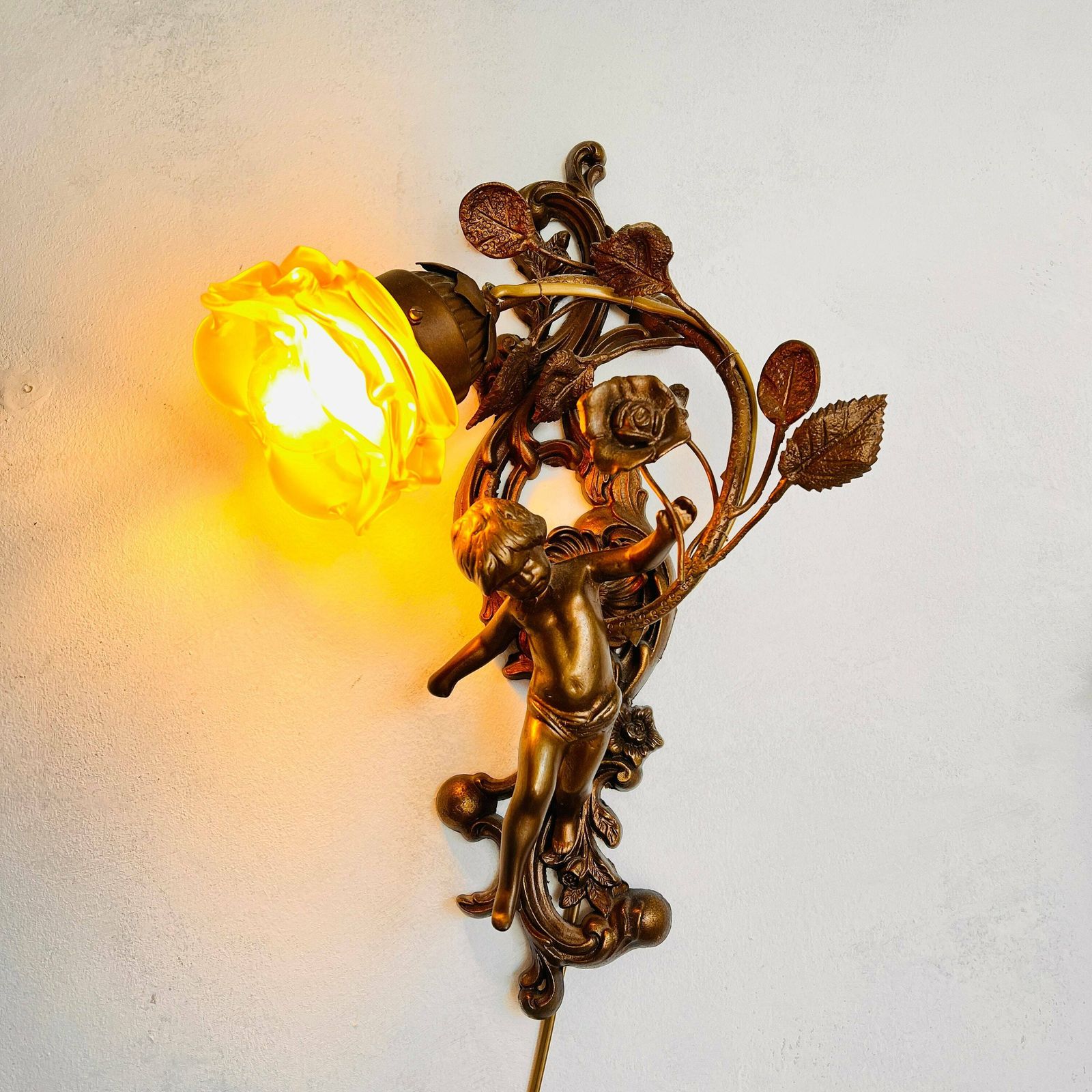 Italiaanse Wandlampen, Bronzen Cherubijnen Wandlampen, Verlichting photo furniture