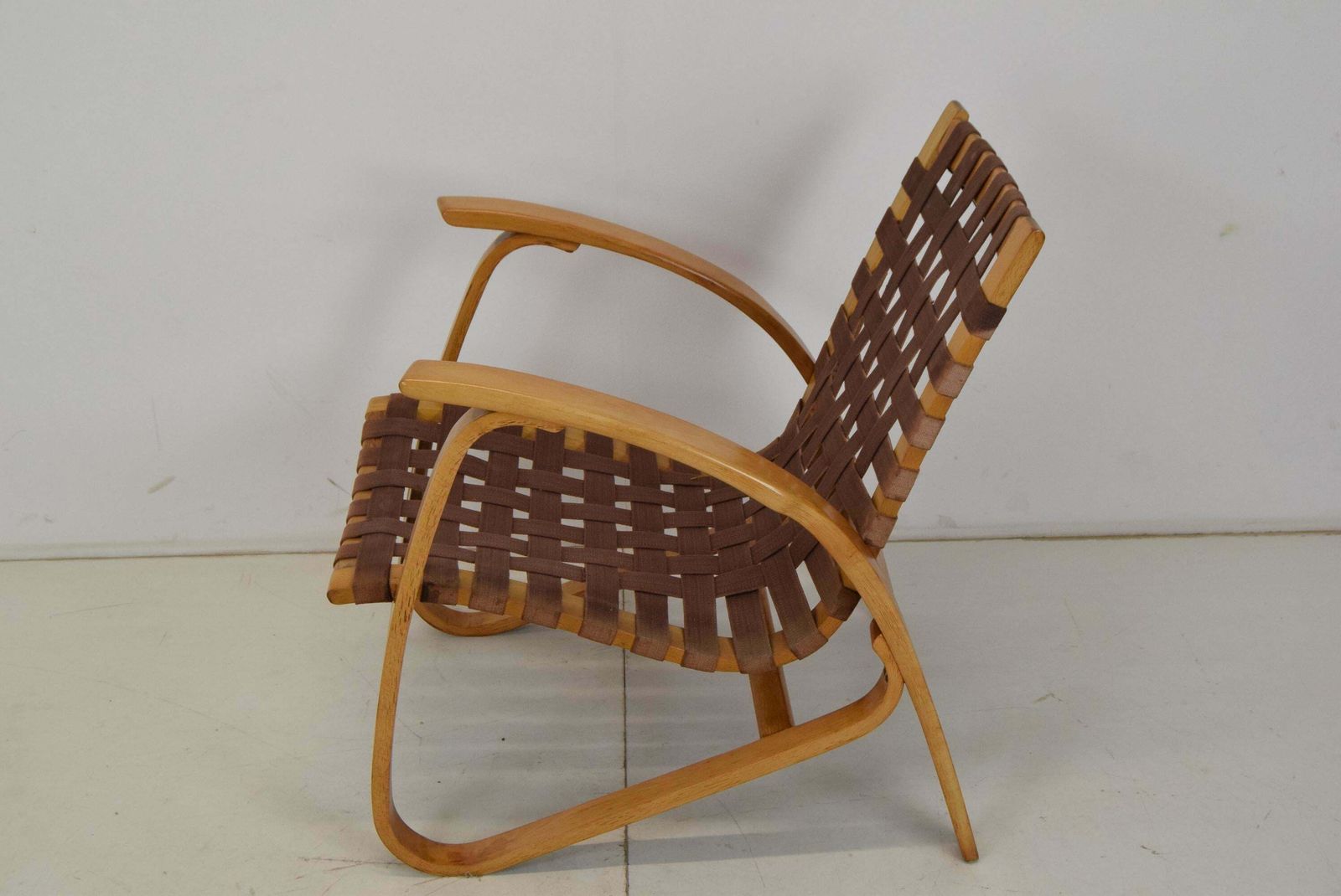 Bent Beechwood Armchair,Design Jan Vaněk,1930's. photo vintage