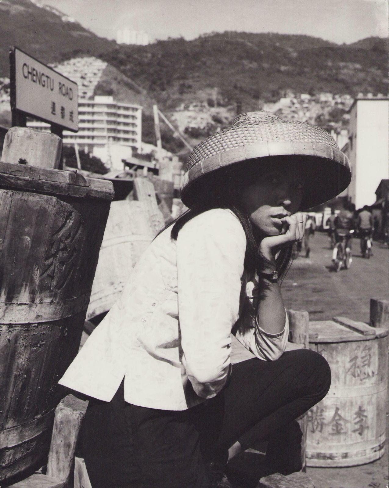 Hanna Seidel Hong Kong, Woman, Aberdeen, Black And White Photography