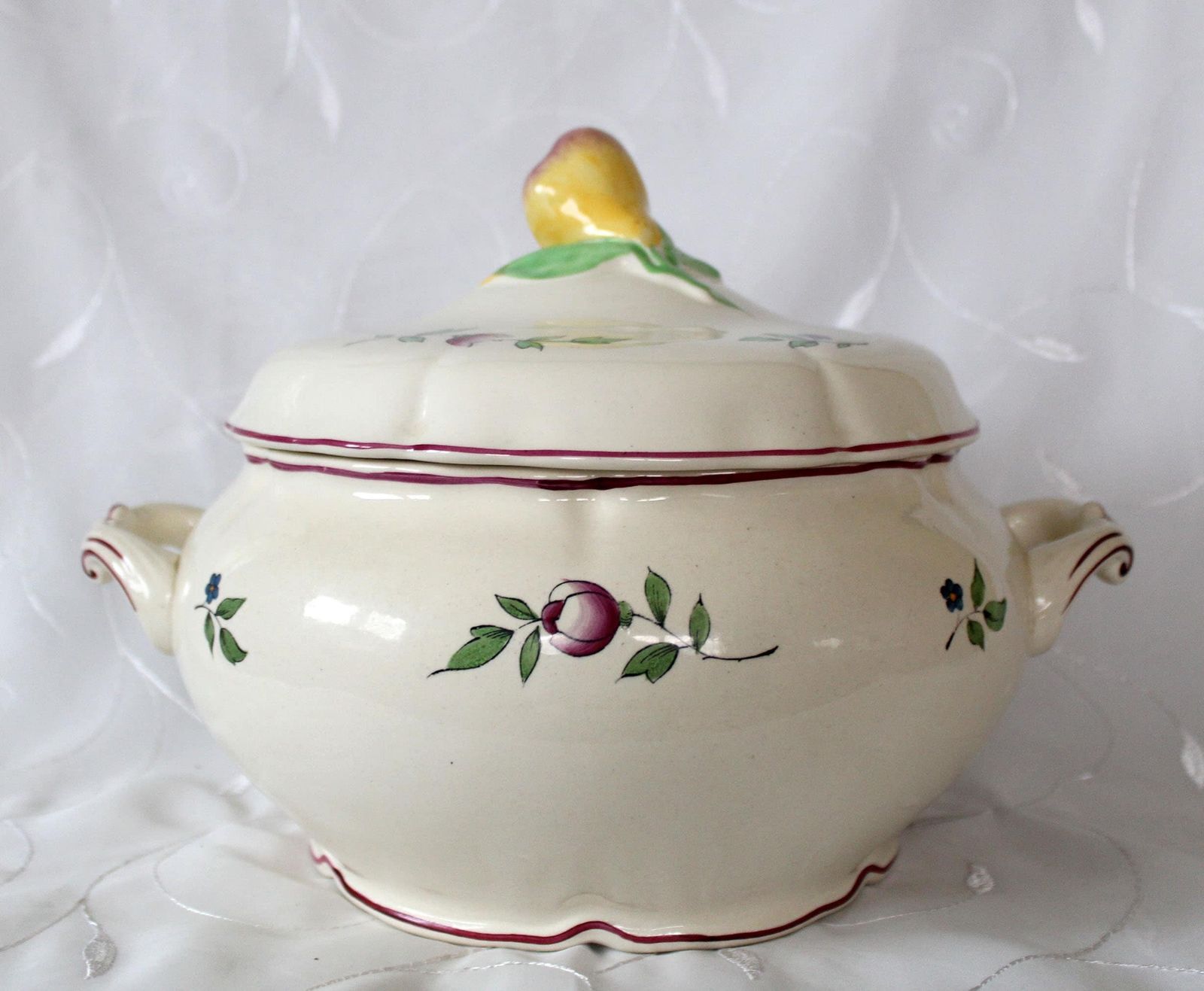 Large Antique Boch Ceramic Serving Bowl With Lid, Tureen Soup Bowl, Boch Freres Keramis Belgium Farmhouse Castle Kitchen Soupiere Polychrome photo furniture