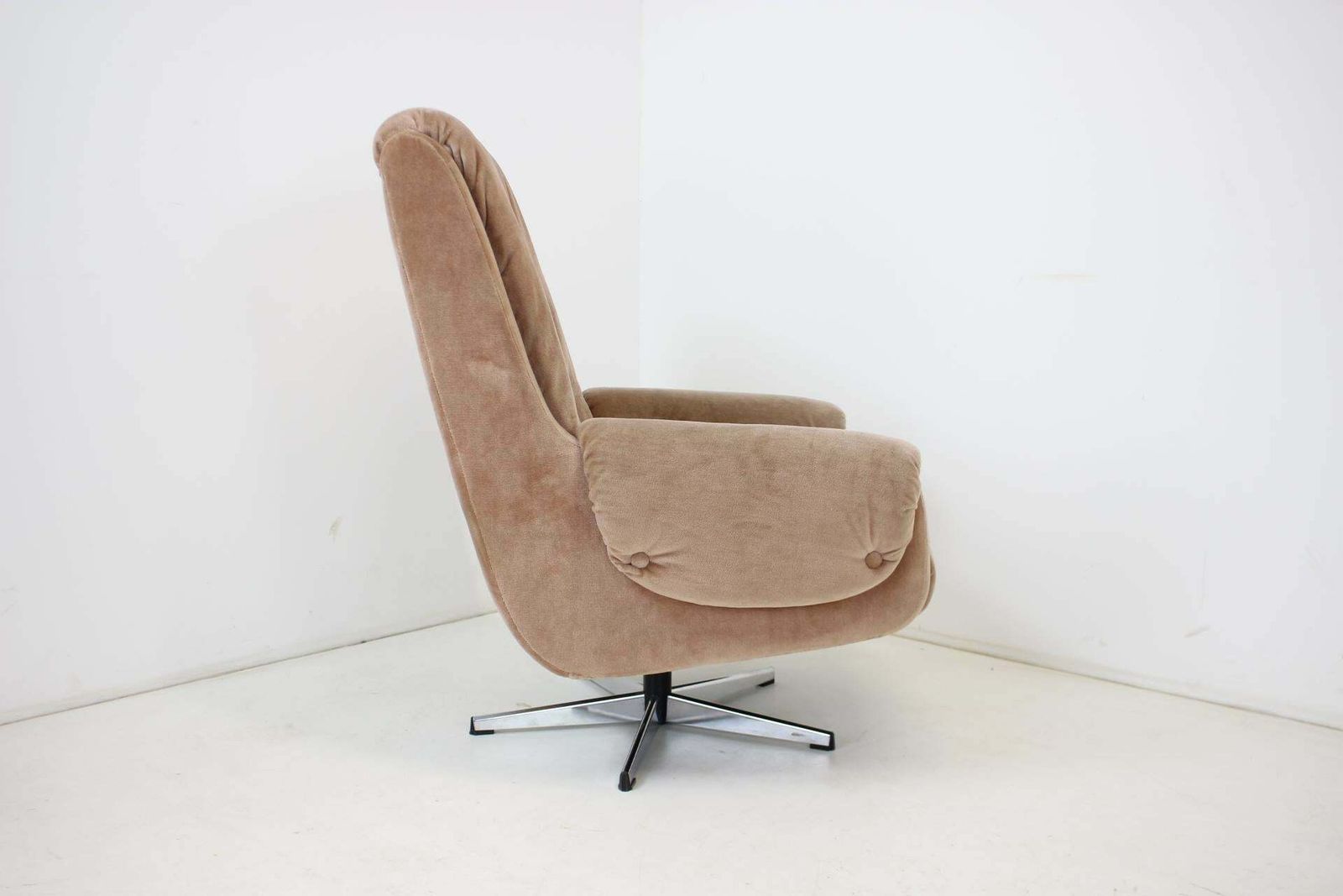 Midcentury Swivel Leather Armchair, Peem, Finland, 1970s photo 611.0
