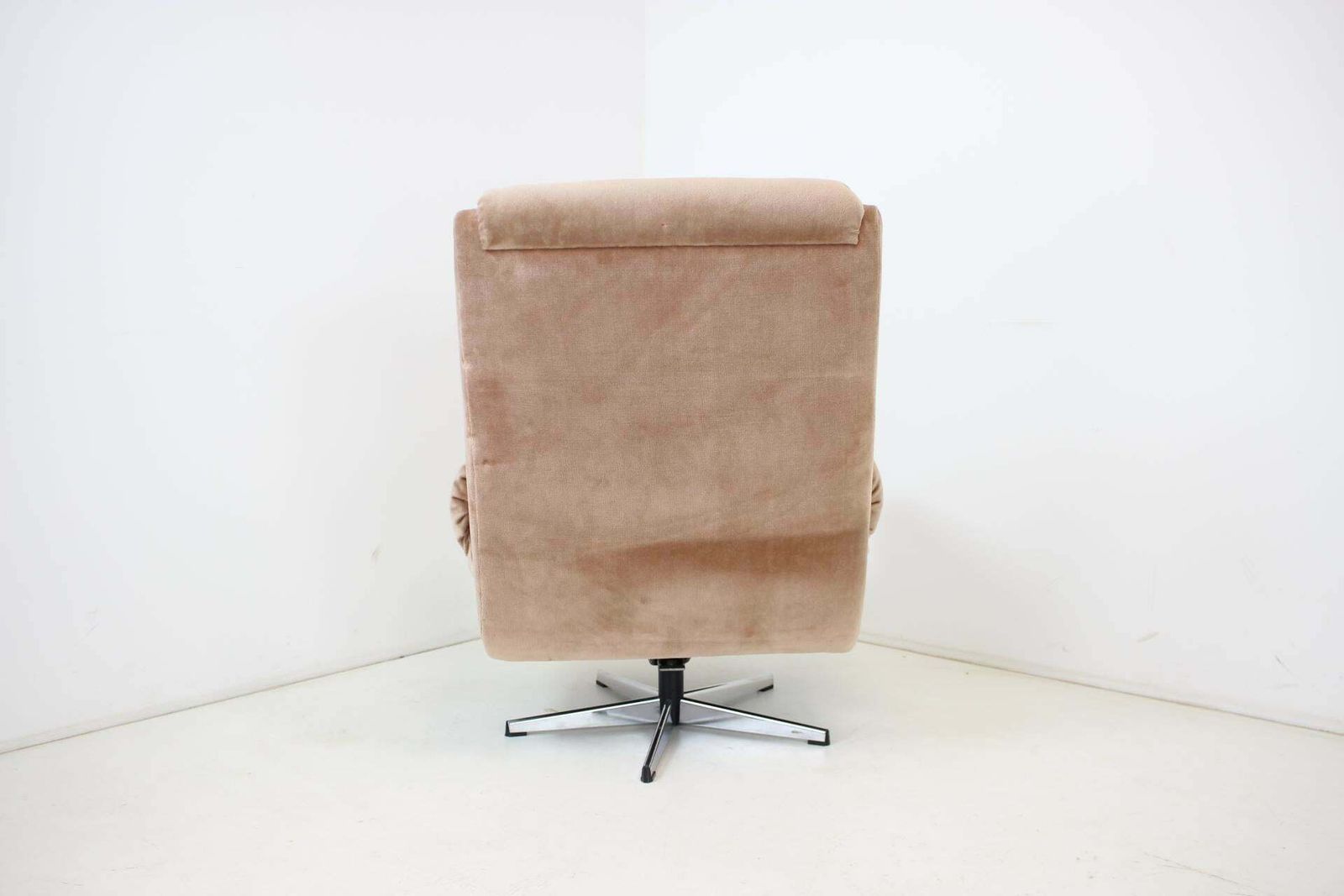 Midcentury Swivel Leather Armchair, Peem, Finland, 1970s photo vinterior