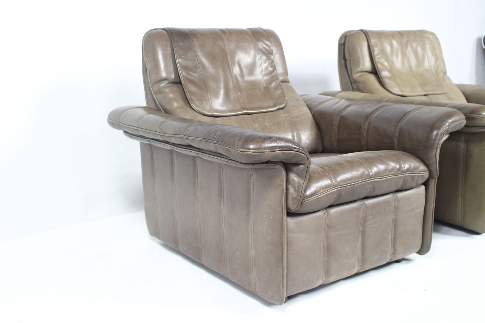 Buffalo Leather Lounge Chair By De Sede Of Switzerland 1970s'  photo vinterior