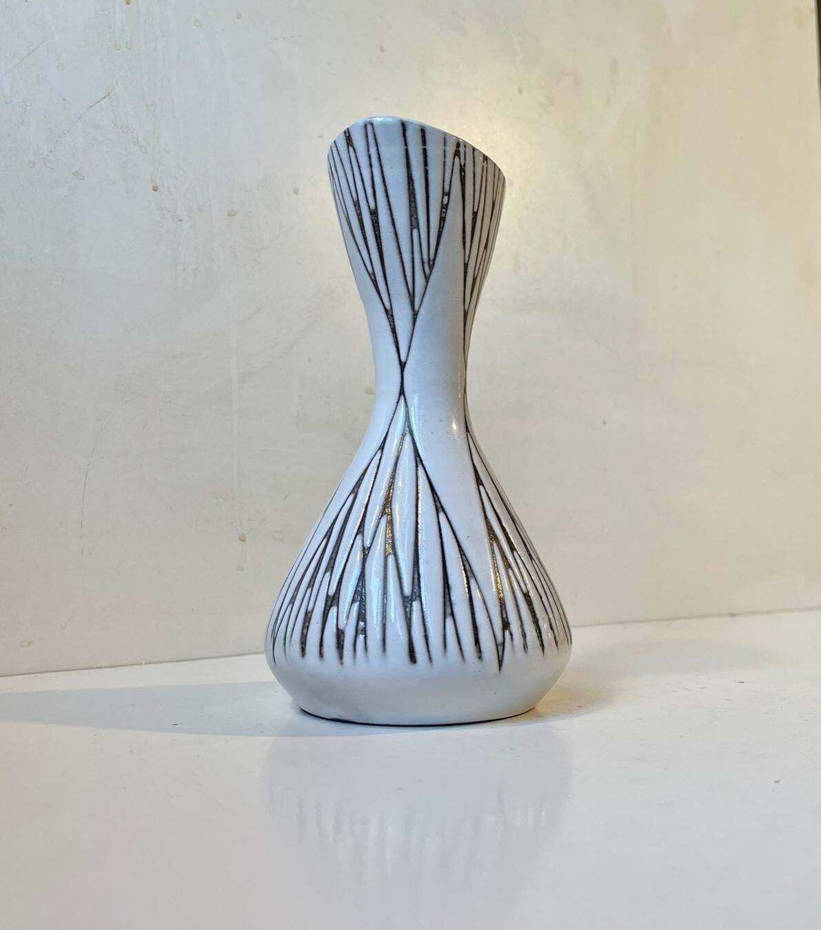 Mari Simmulson Black & White Ceramic Vase 'Mars', Upsala Ekeby 1960s photo 460.0
