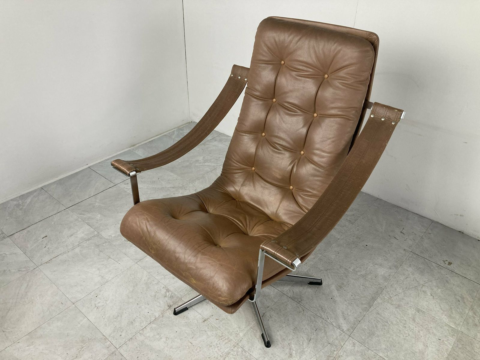 photo buy Mid Century Lounge Chair By Geoffrey Harcourt, 1960s