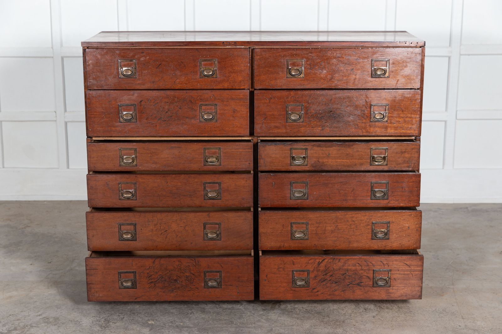 photo furniture Large English 19thc Mahogany Campaign Chest