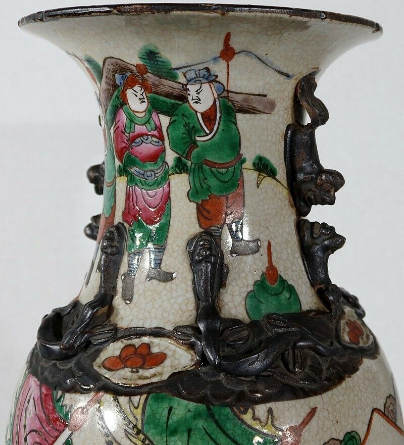 photo vinterior Pair Of Nanjing Porcelain Vases, China, Late 19th Century