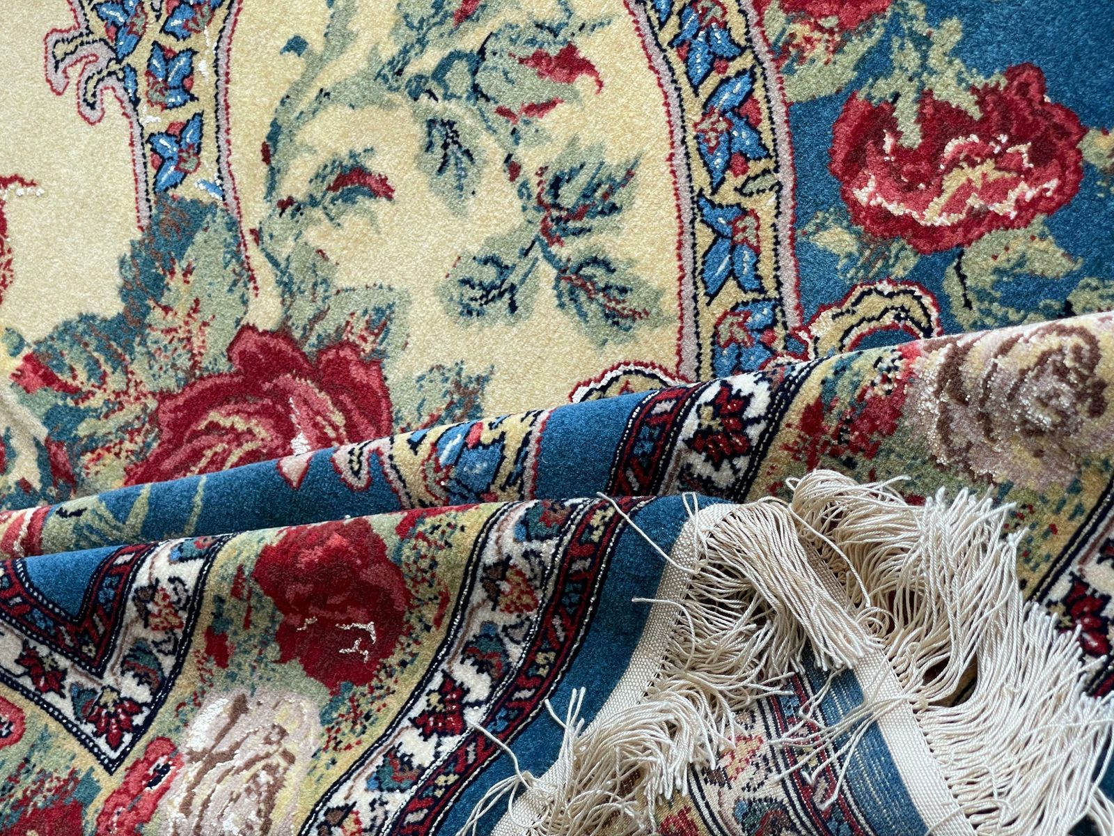 photo vintage Exclusive Floral Rug, Blue Silk Handwoven Carpet, Symbolic Kurdish Oriental Rug