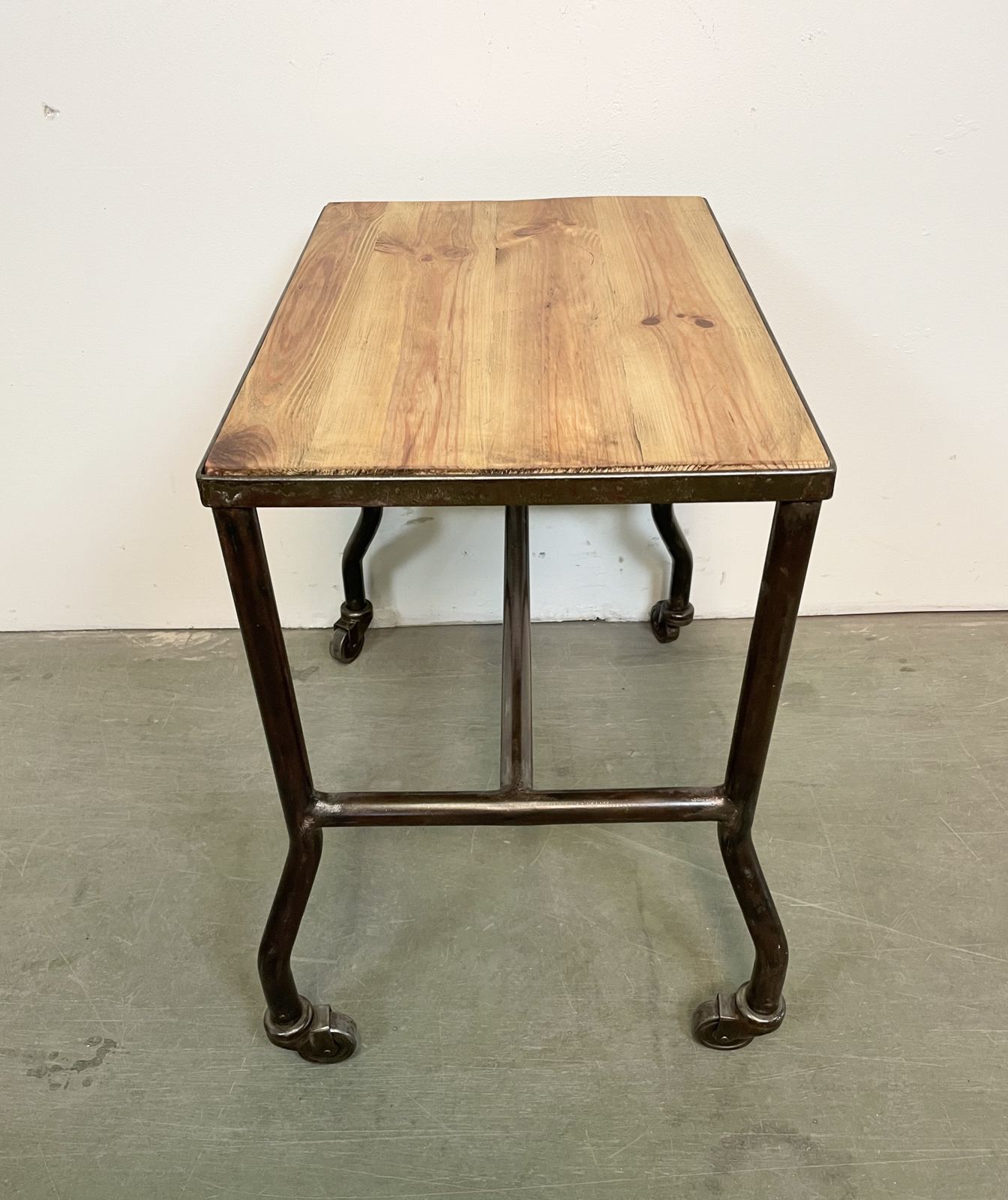 299.0 Industrial Table On Wheels, 1960s photo