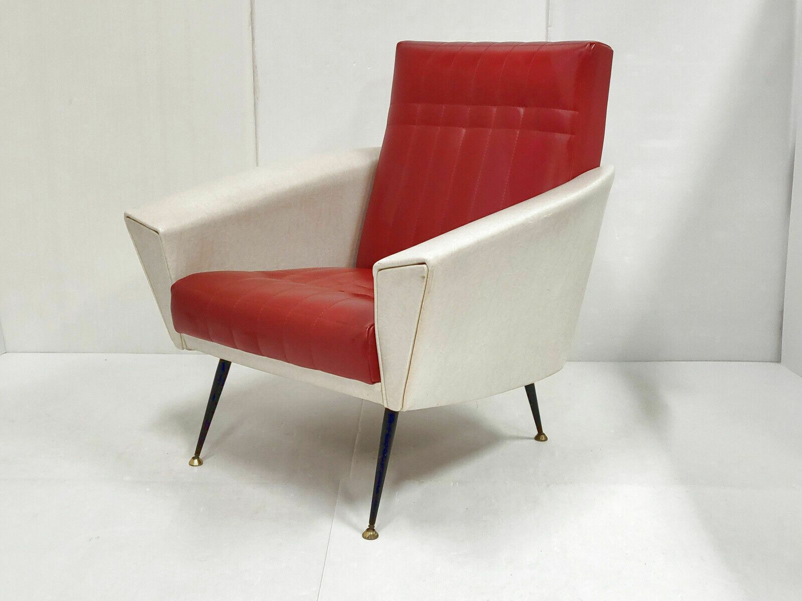 Vintage 1950 French Armchair In Skai Bordeaux & White Beige 50s Rockabilly 50s photo furniture
