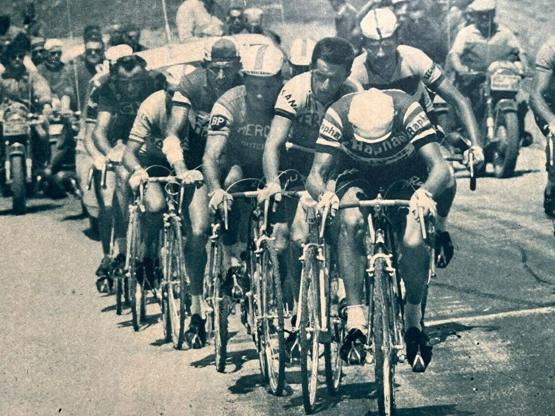 Original 1960 Vintage Tour De France Cycling Print. Anquetil, Simpson, Poulidor photo furniture