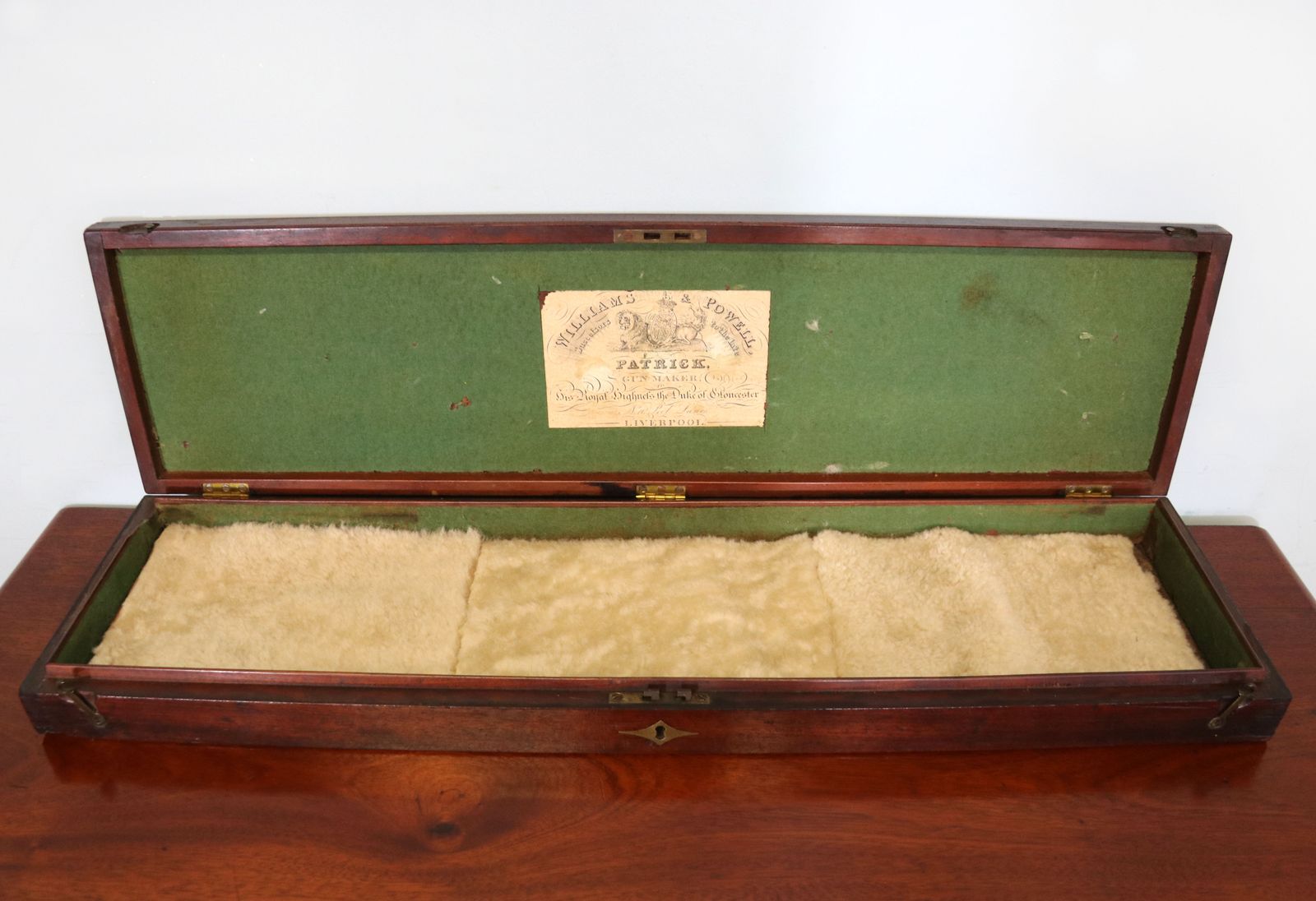 Lovely Mahogany Gun Case Bears The Label Williams & Powell Of Liverpool. photo 245.0