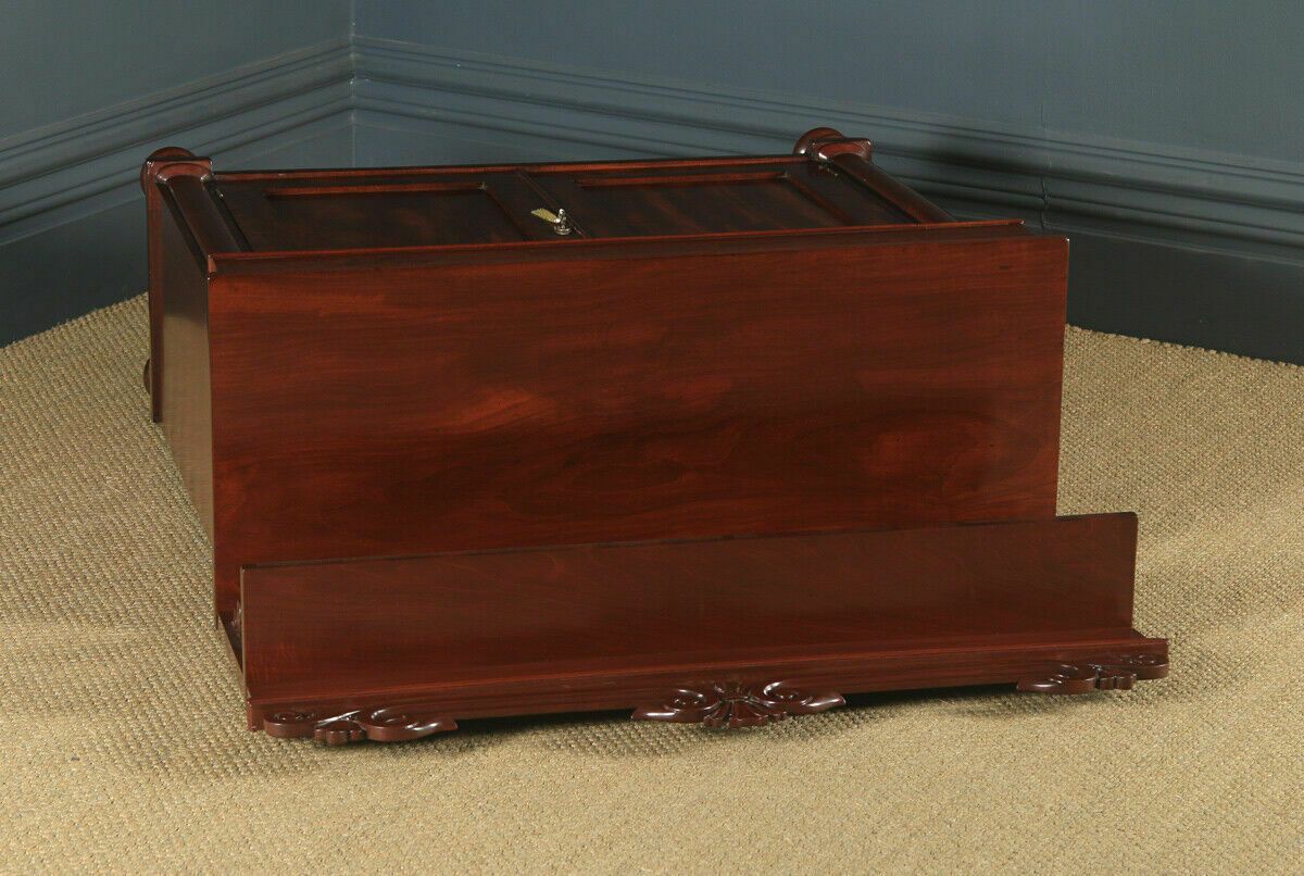 845.0 Antique English William IV Two Door Sideboard Circa 1835 photo