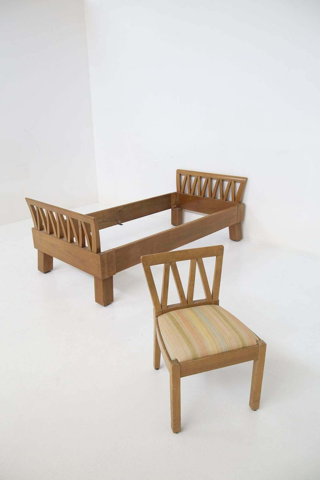 Furniture Ugo Carrà Mid Century Single Bed And Chair photo
