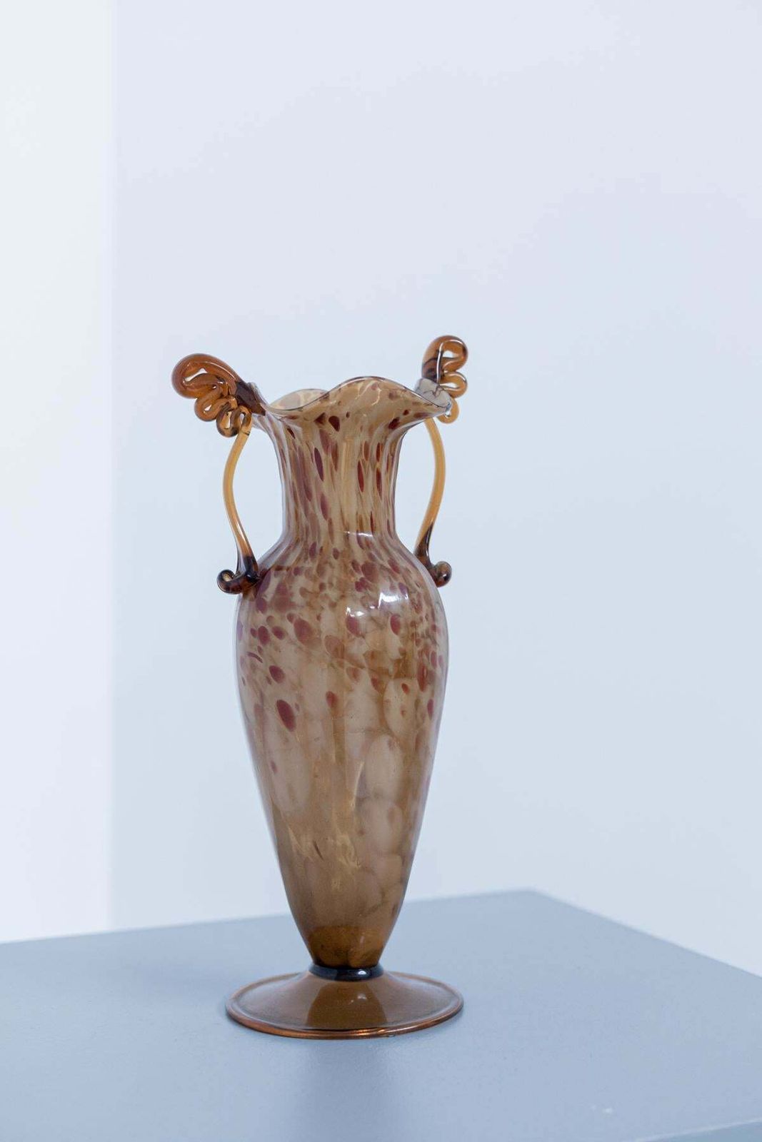 photo furniture Vintage Brown Murano Glass Vase By Fratelli Toso 1920s