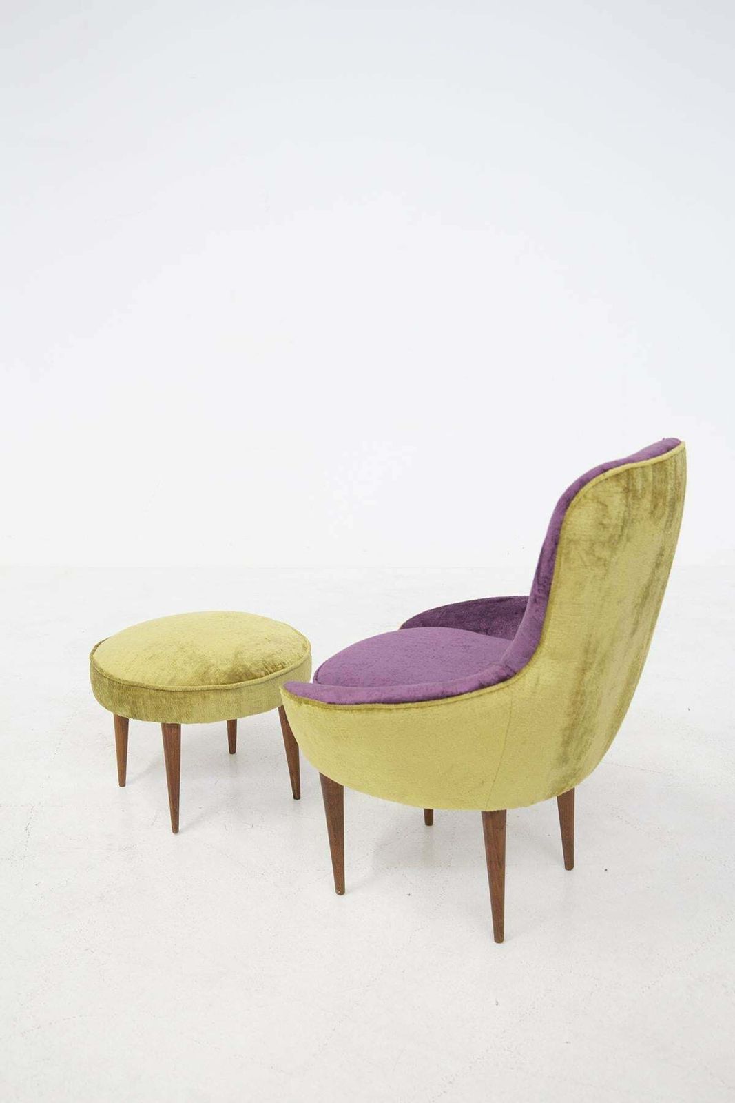 3800.0 Small Vintage Wooden Armchairs In Velvet Purple And Green With Pouffe photo