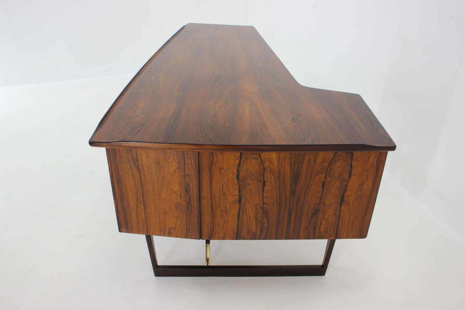 Furniture 1960s Peter Løvig Nielsen 'Boomerang' Desk In Rosewood Hedensted Møbelfabrik, photo