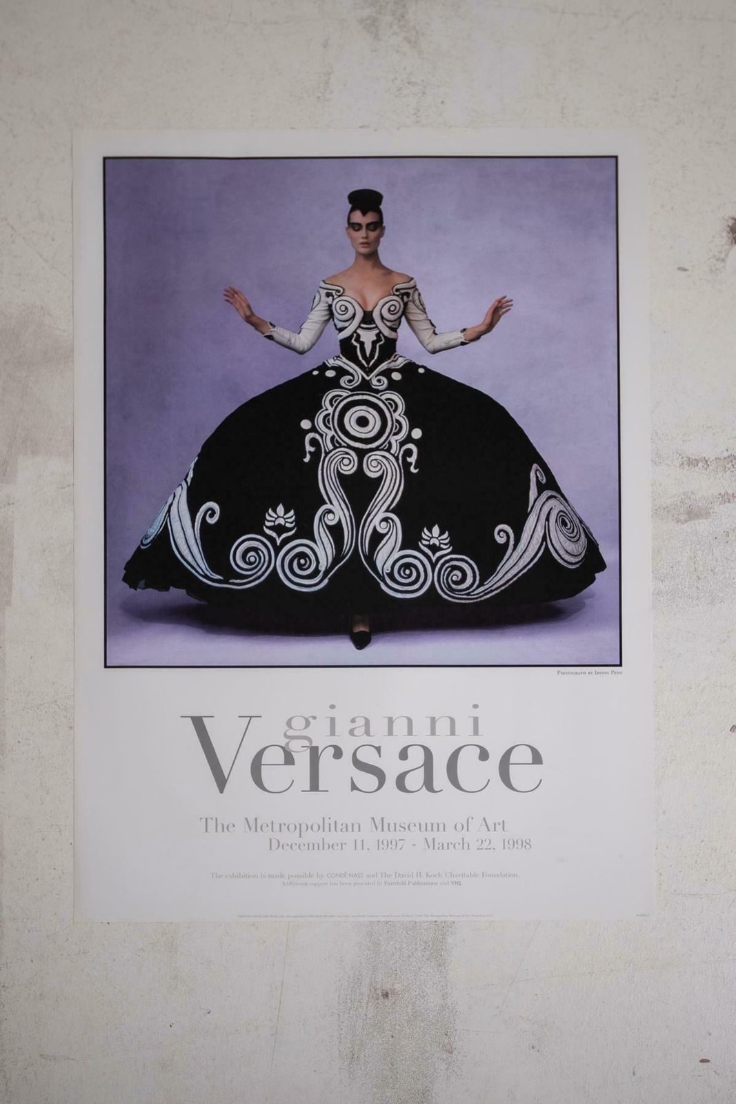 Poster Gianni Versace Metropolitan Museum Of Art Photo By Irving Penn, 1997 photo Art