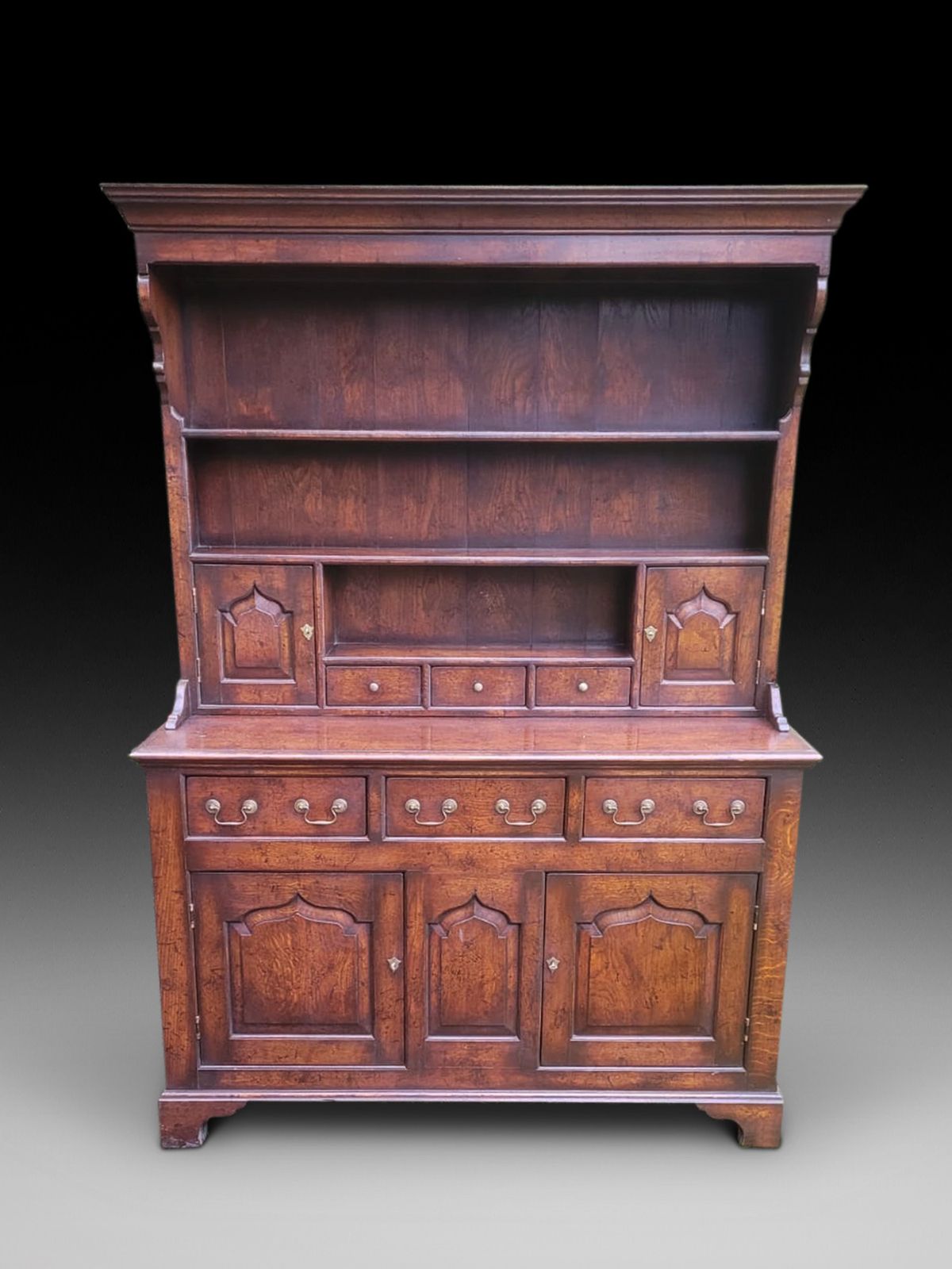 Georgian Style Dresser In The Manner Of Titchmarsh And Goodwin