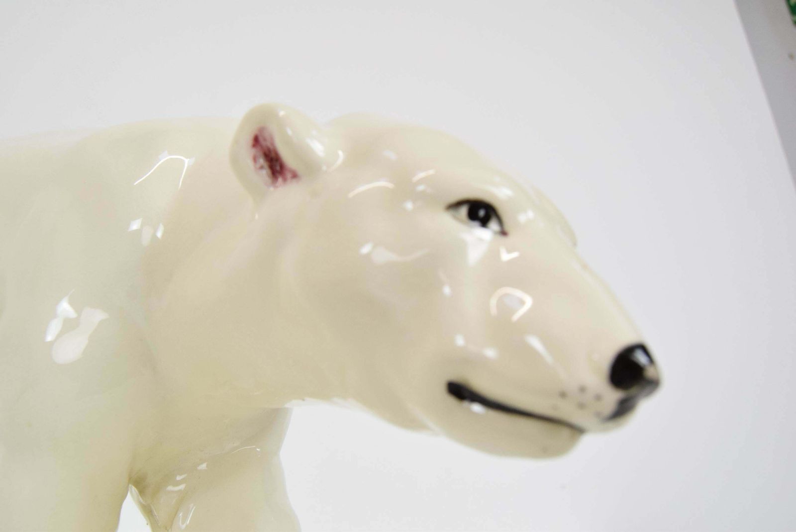 photo vintage Large Antique Czechoslovakia Porcelain Royal Dux Polar Bear Sculpture In 1925