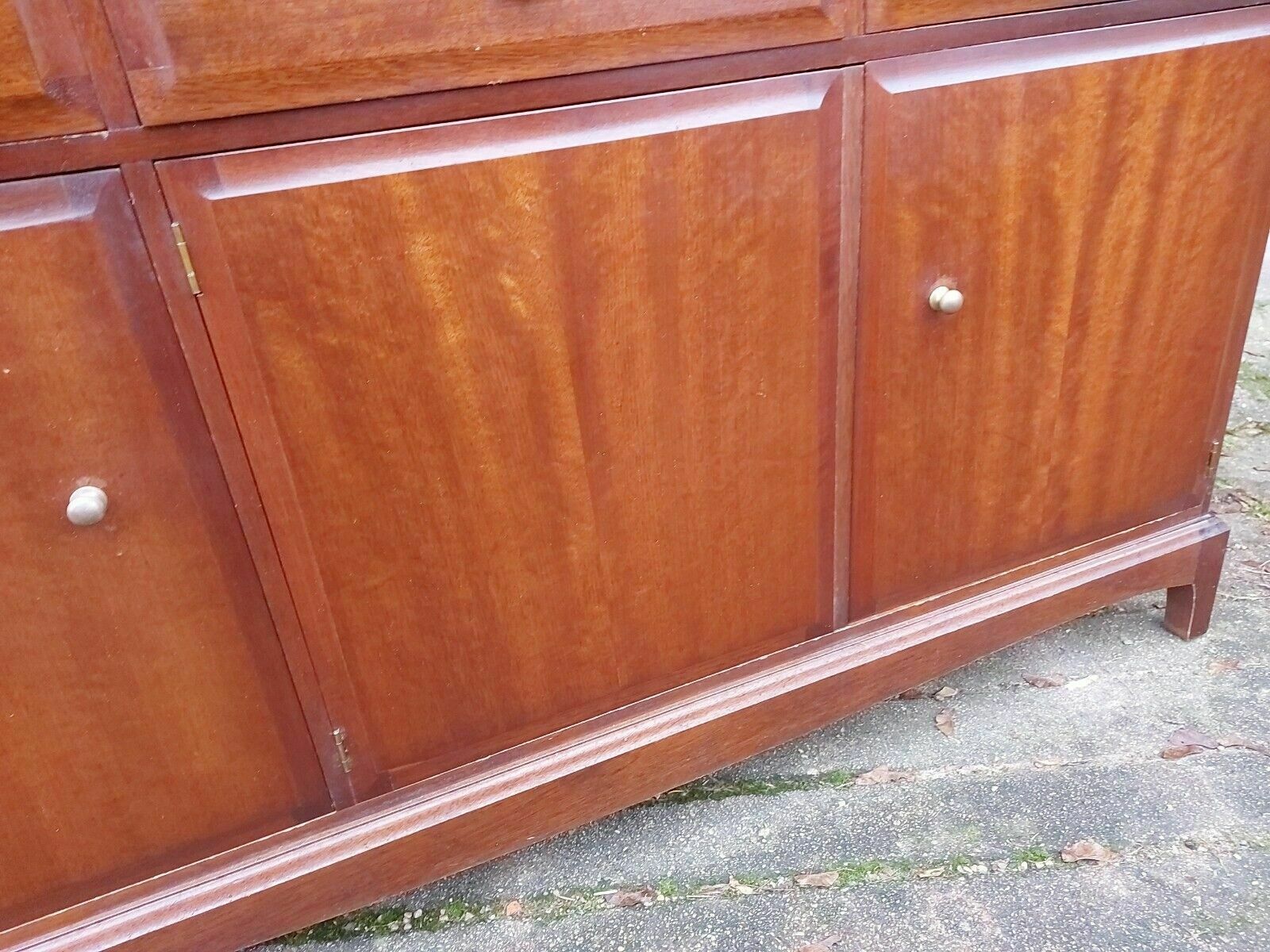 photo vintage Mahogany Stag Minstrel Welsh Dresser