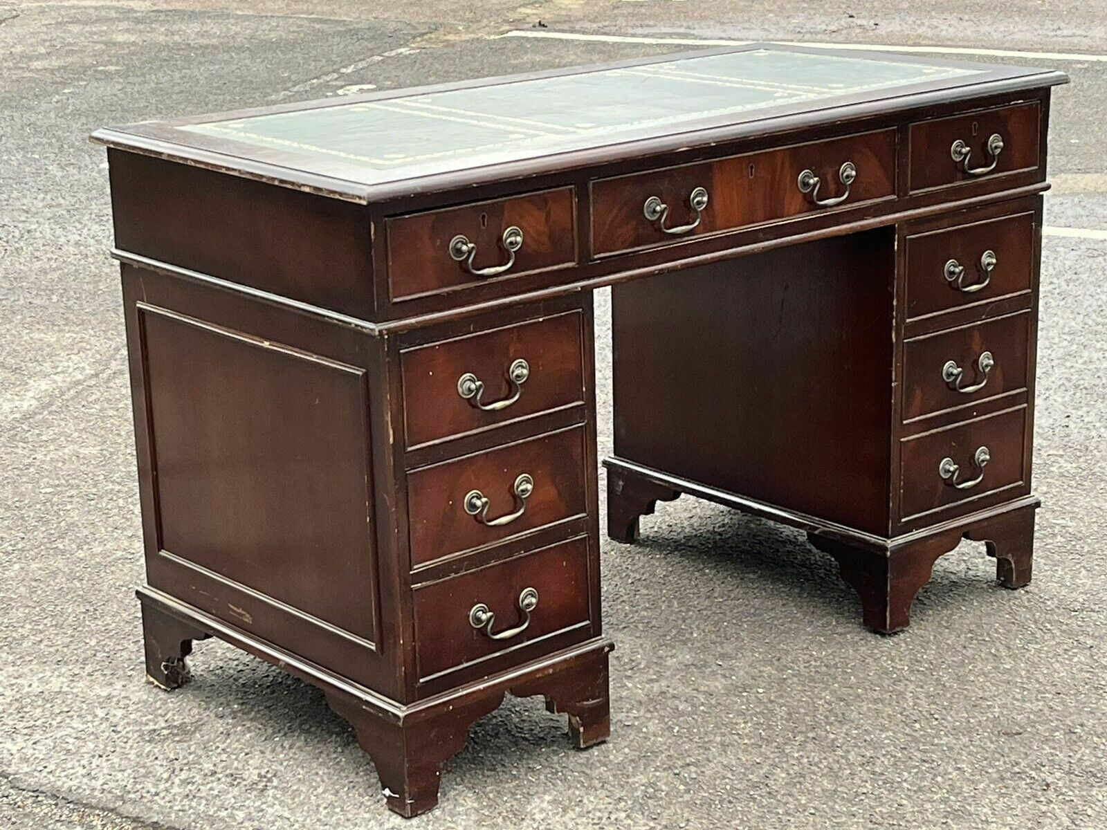 475.0 Pedestal Desk In Flame Veneer Mahogany With Green Leather Top. photo